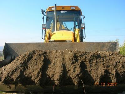 LUKAS - zemní práce s.r.o. - práce bagrem foto 4