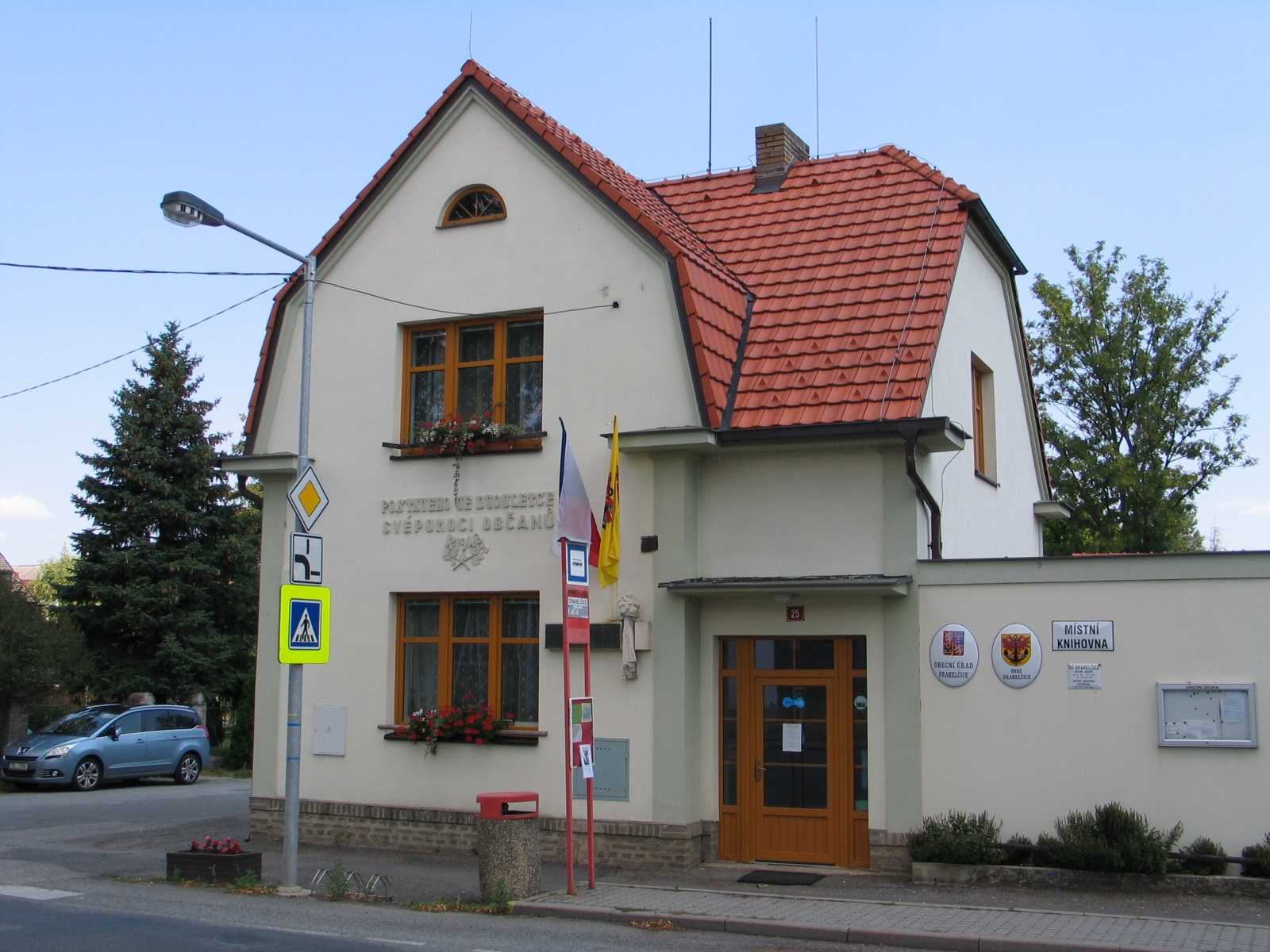 Drahelčice - obecní úřad foto 2