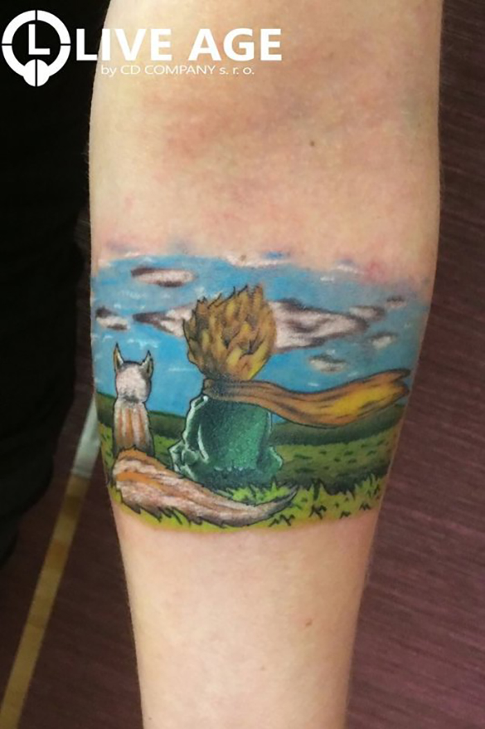 Tattoo LIVE AGE foto 3