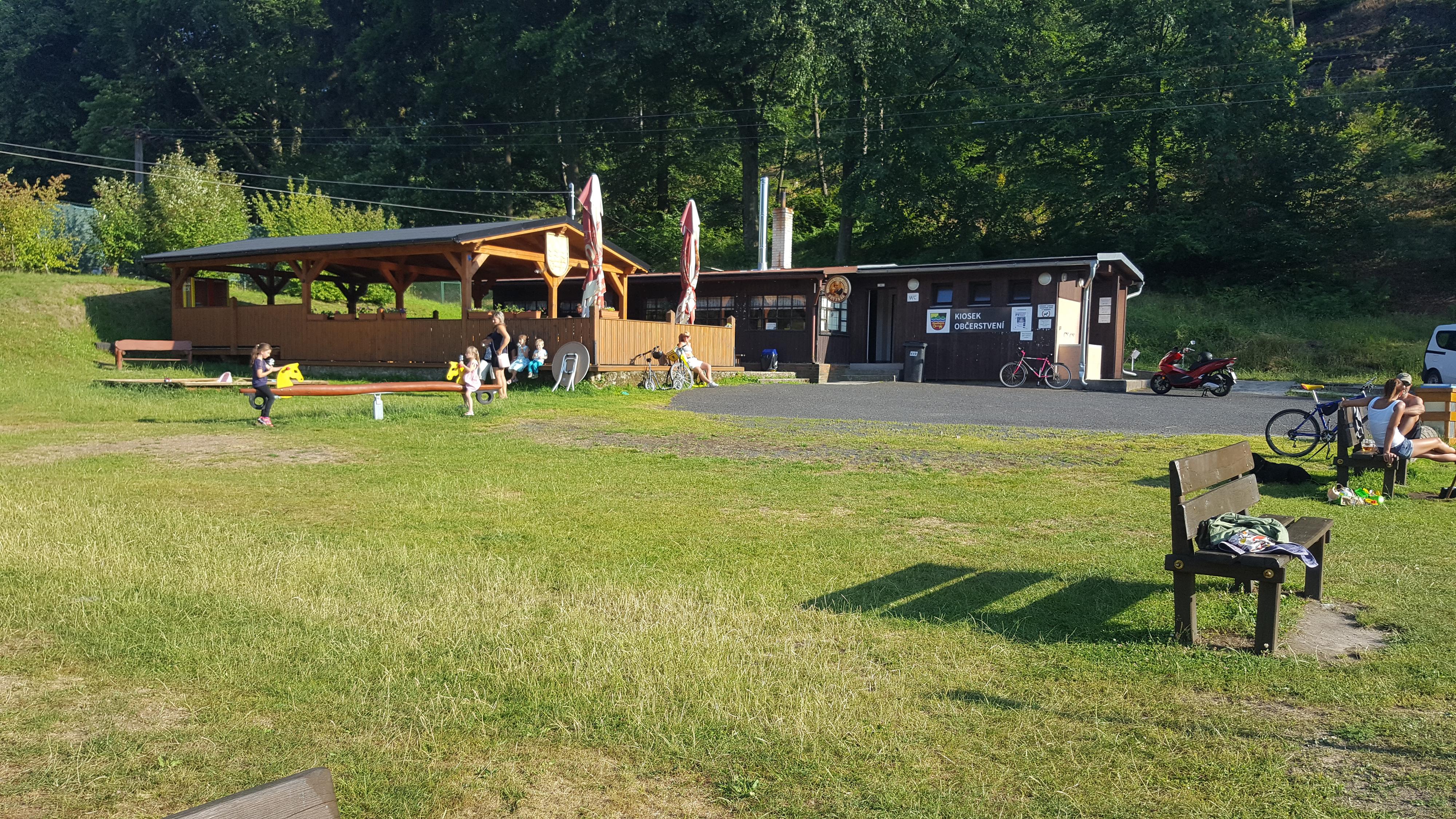 Kiosek u požární nádrže