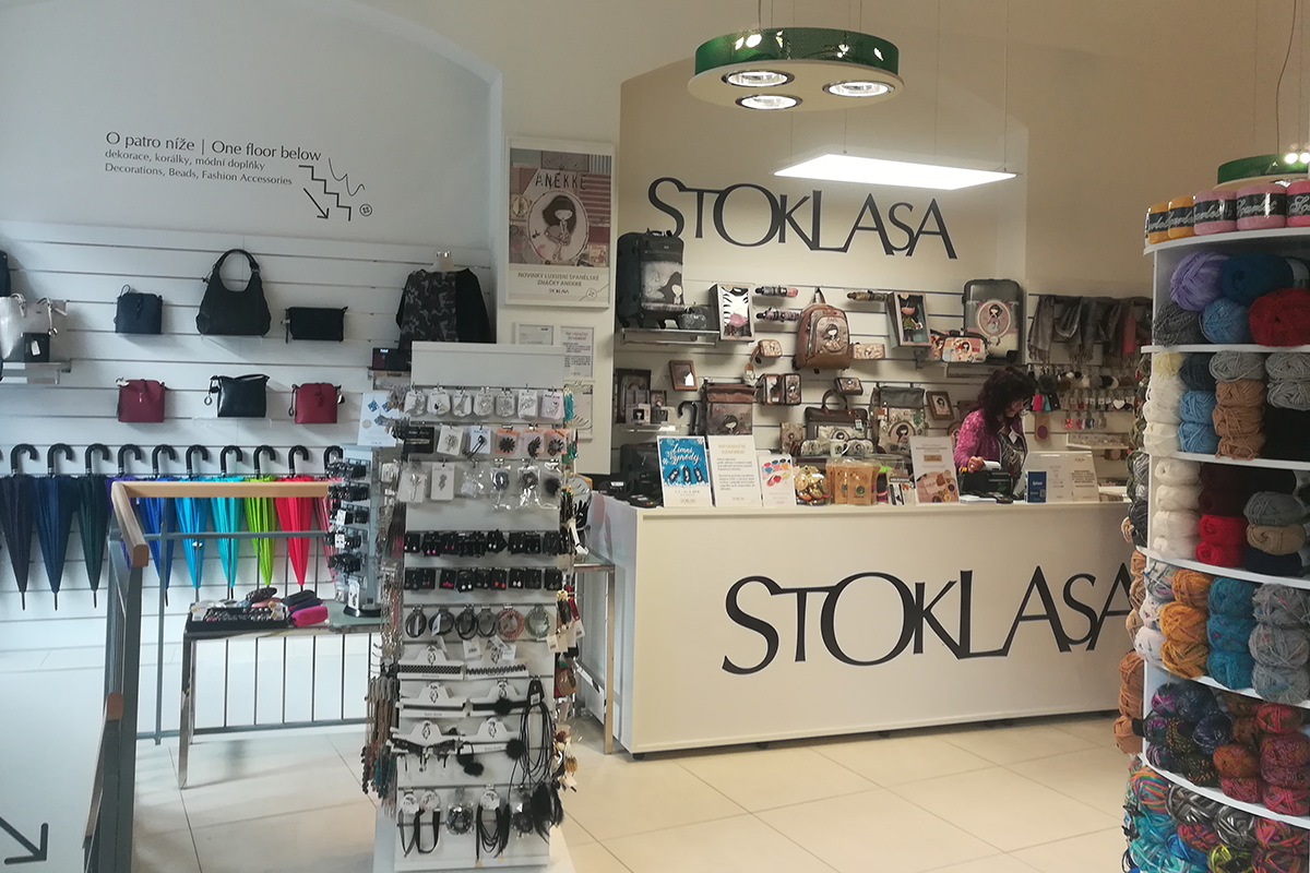 STOKLASA galanterie a látky foto 2