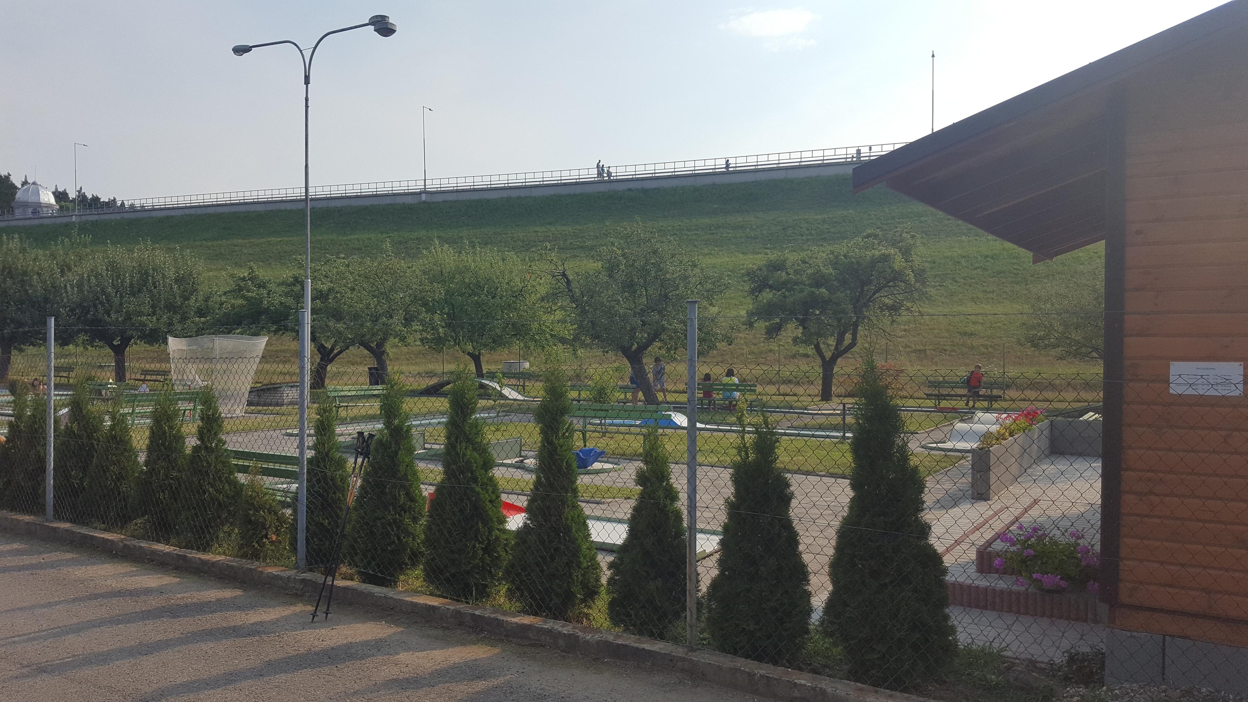 Minigolf Pod Hrází foto 2