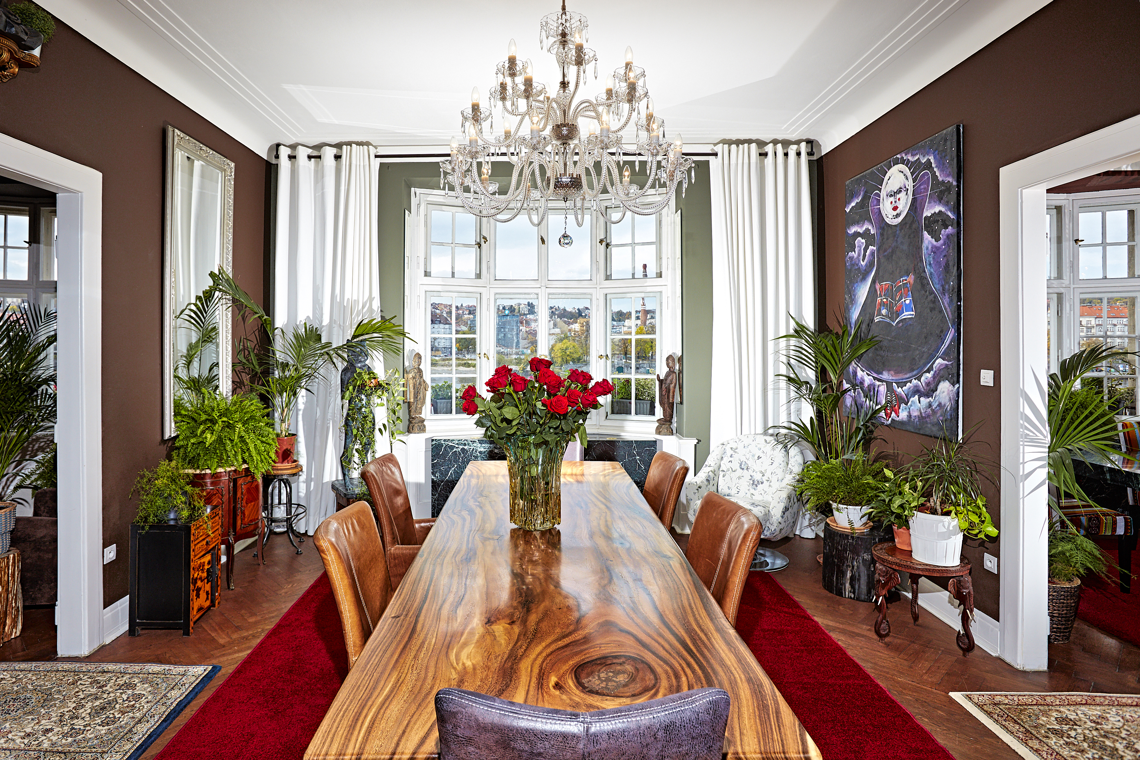 Crown Road, s.r.o. foto 2