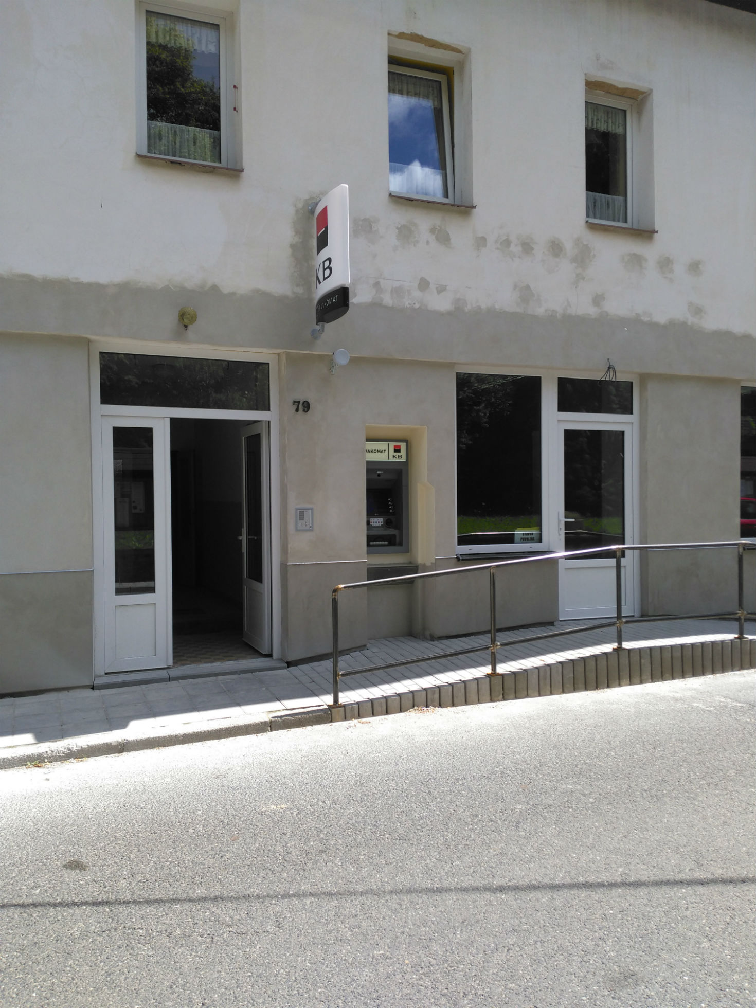 Bankomat Komerční banky foto 2