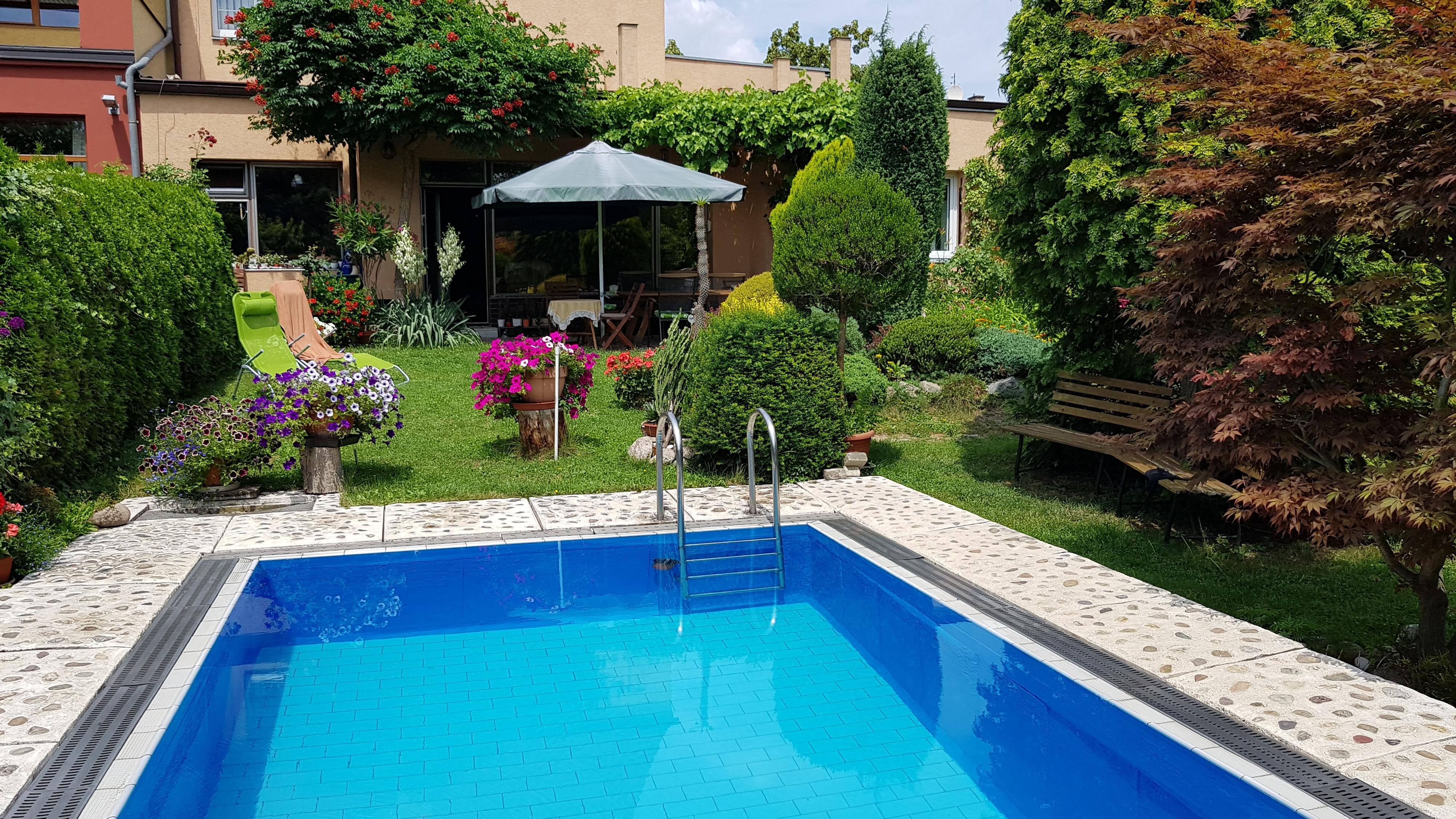 Restaurace Zelená zahrada foto 3