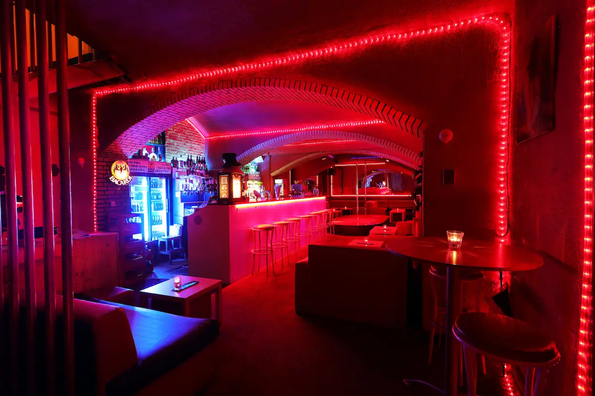 NEON CLUB