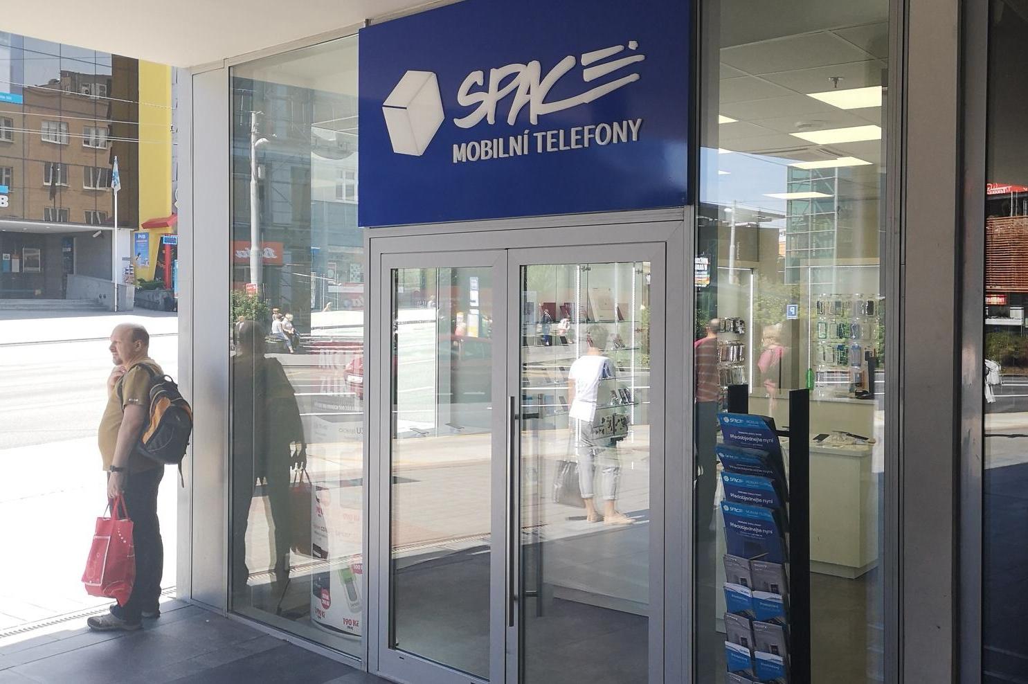 SPACE mobilní telefony