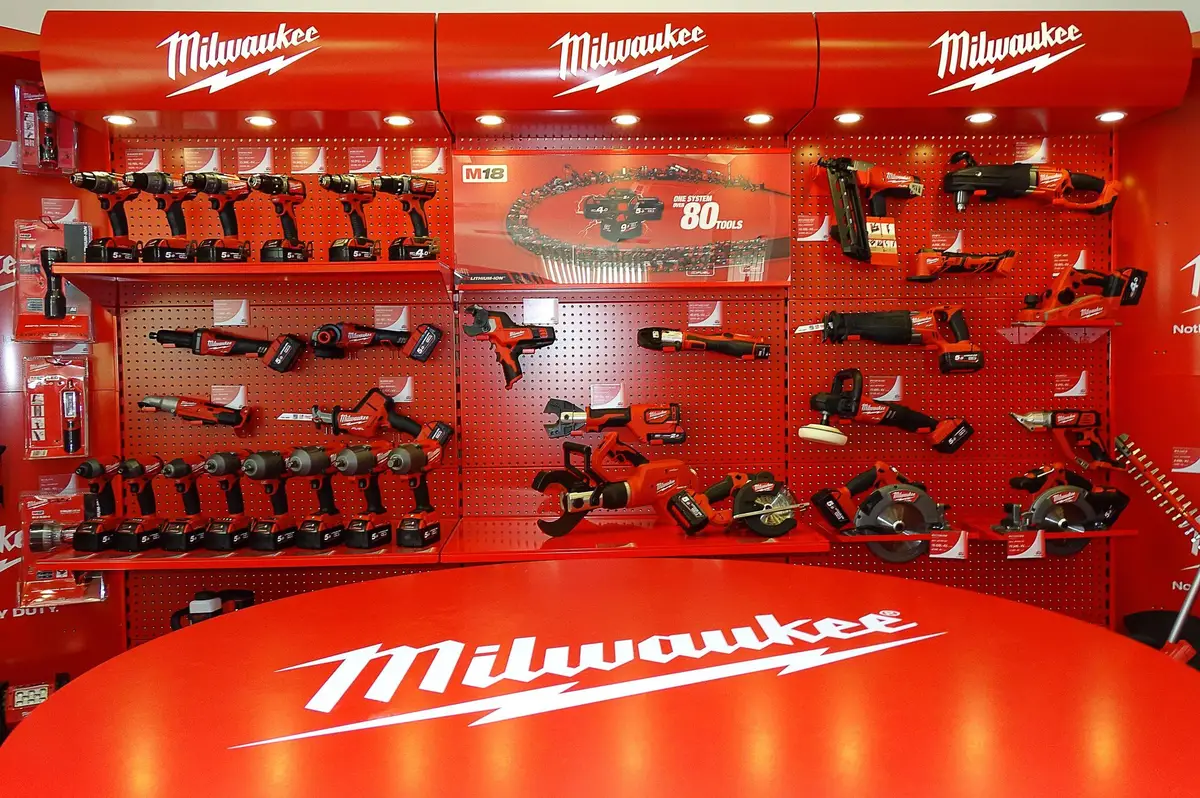 MILWAUKEE CENTRUM
