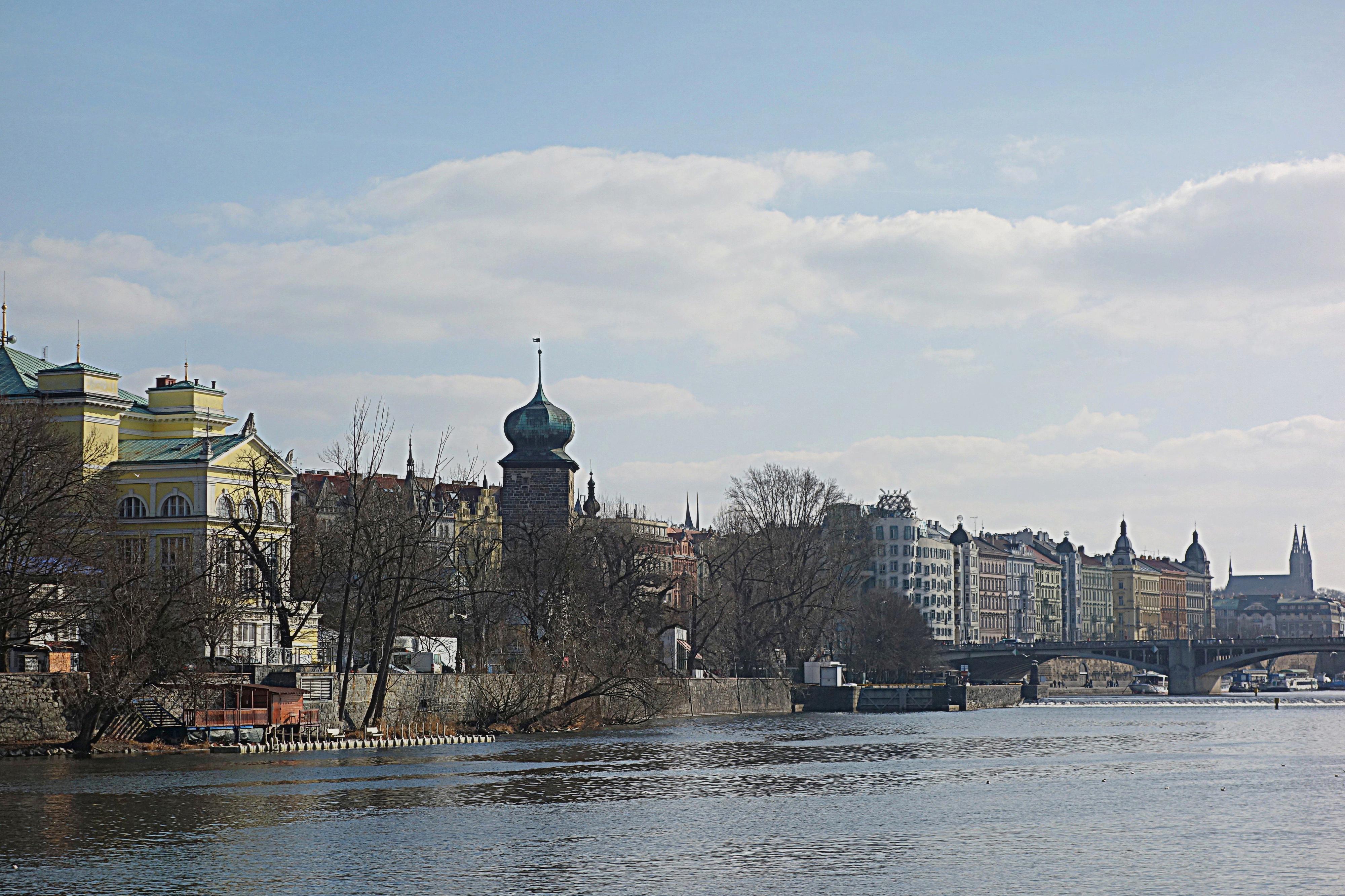 Plavební komora Praha-Mánes
