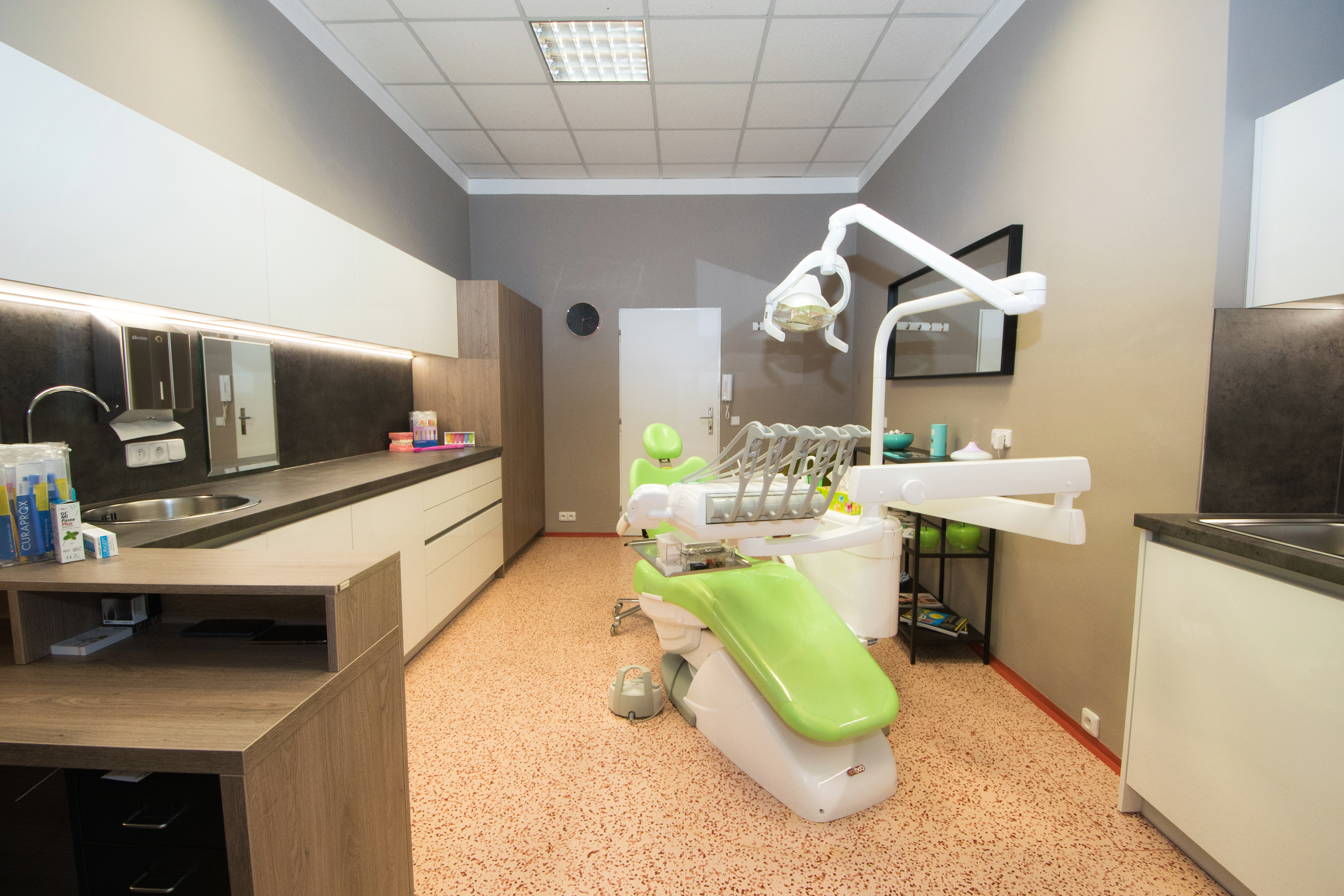 DH-dental hygiena - Petra Foster DipDH(Eng),DipDT(Eng) foto 2