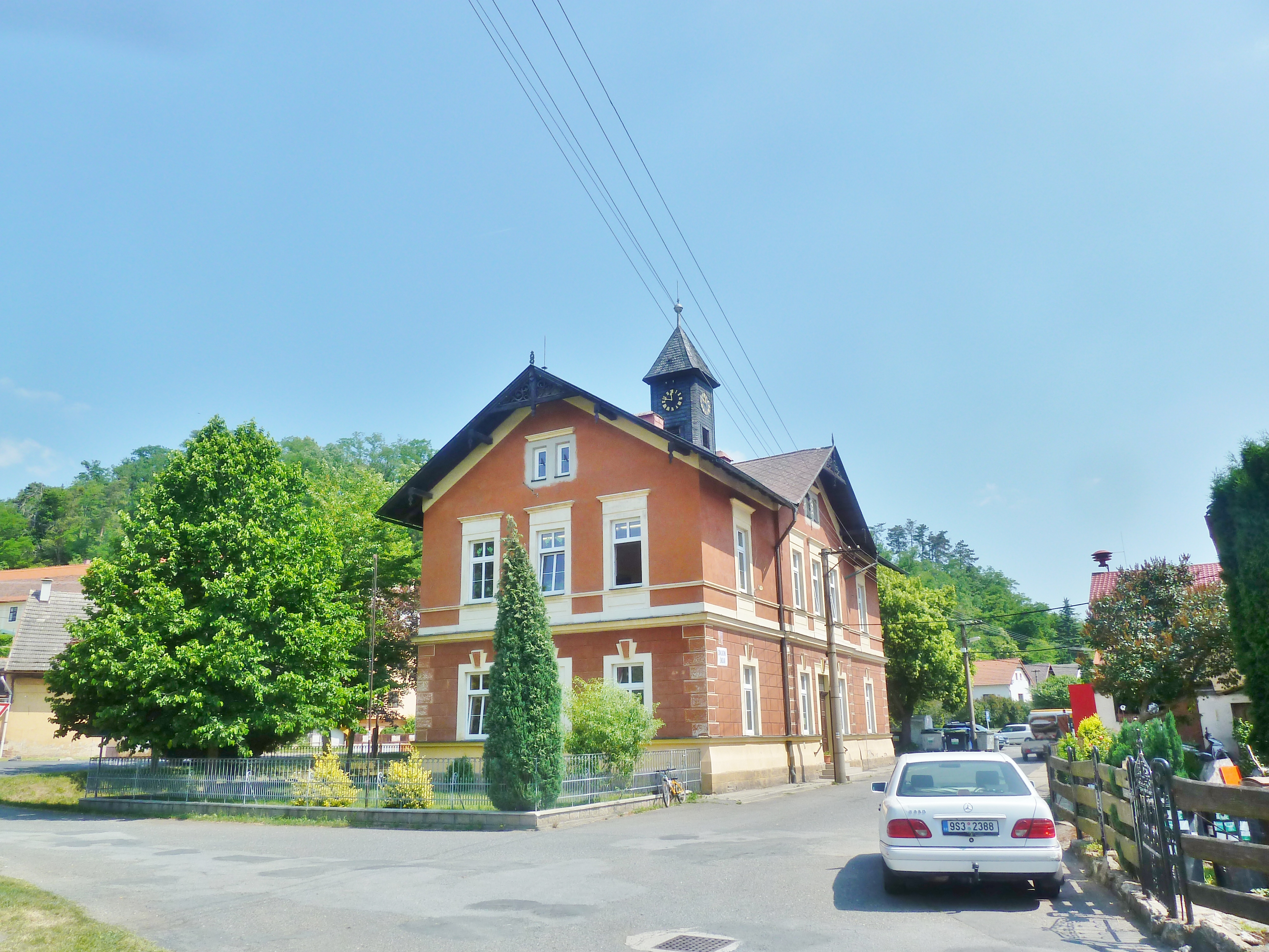 ZŠ a MŠ Želízy, okres Mělník foto 2