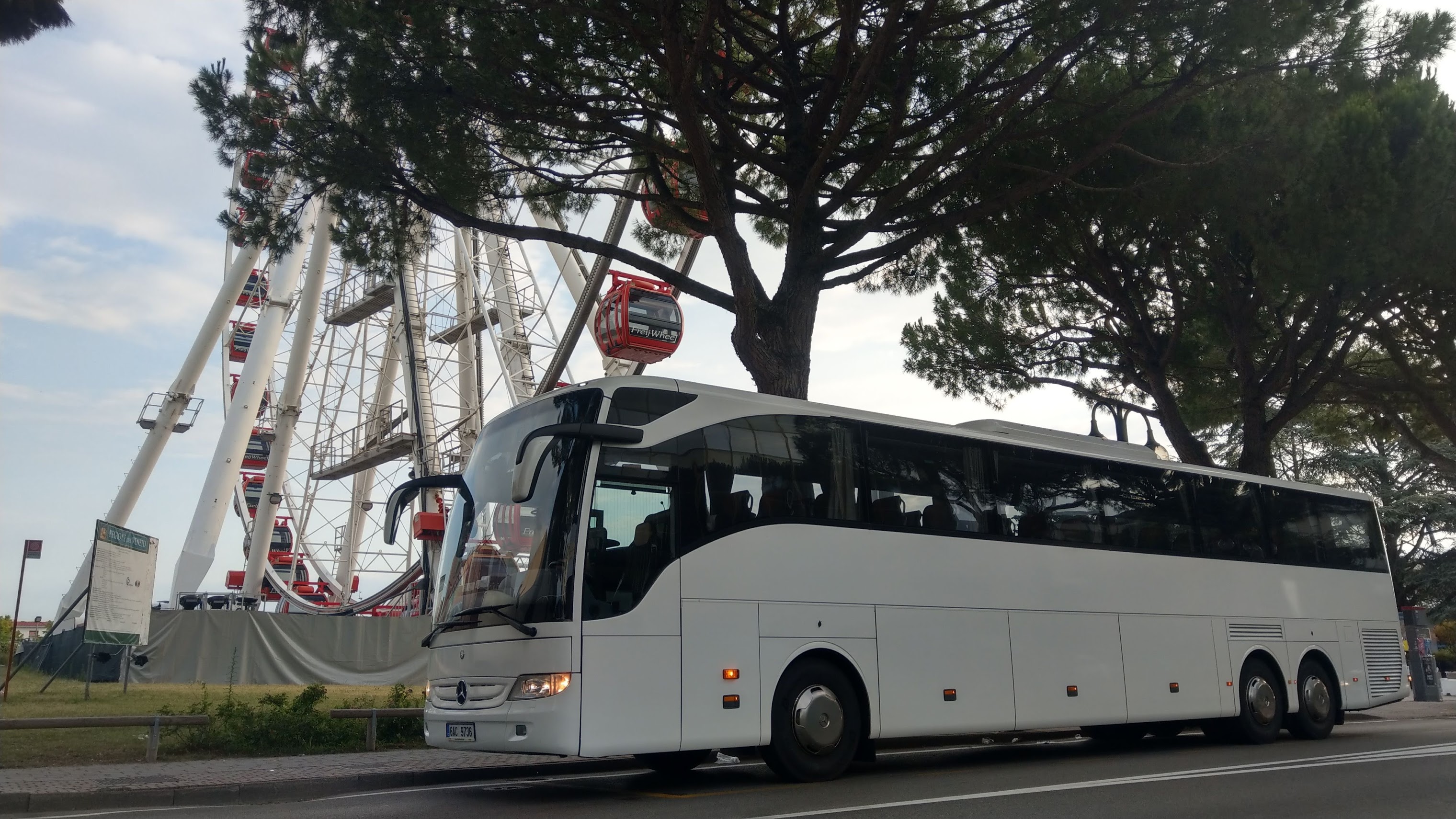 Autobusy Enjoy Europe - travel with love foto 2