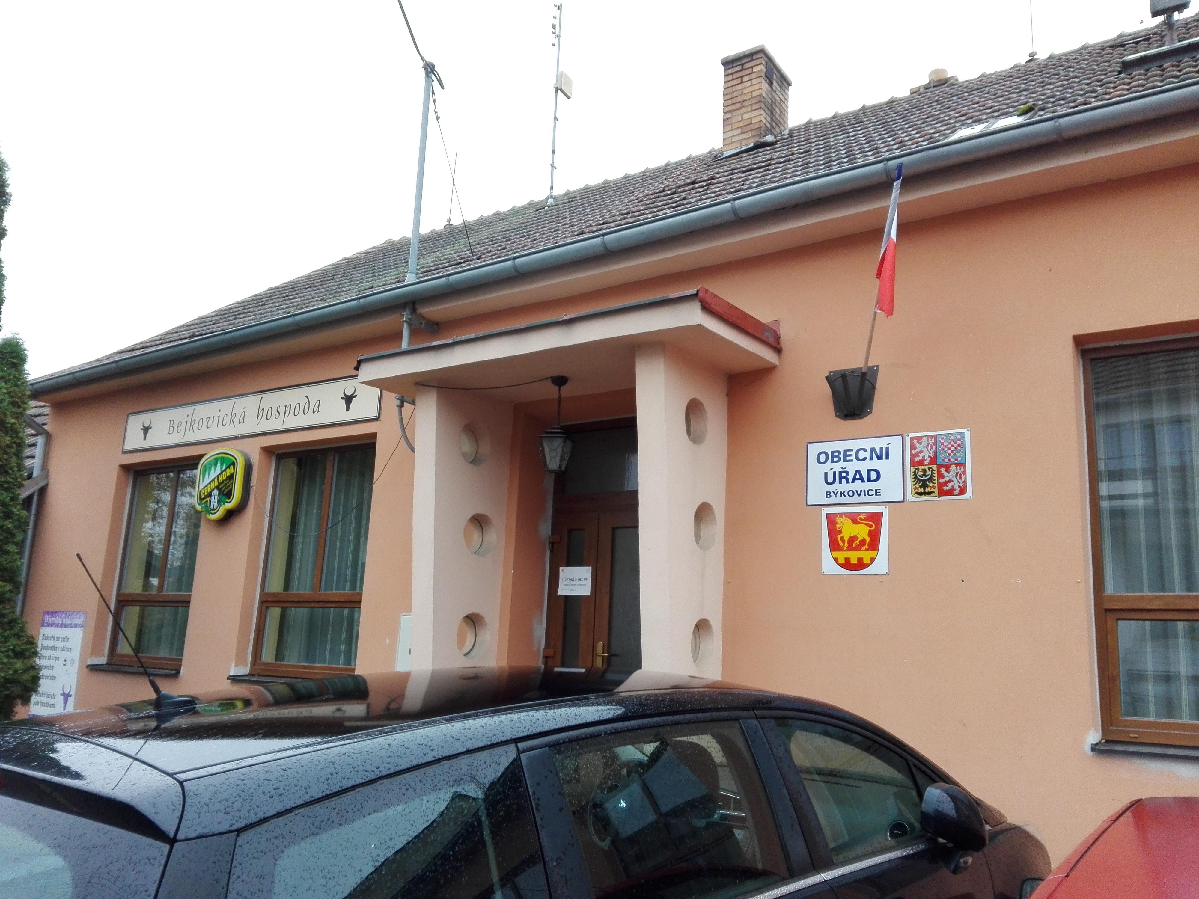 Býkovice - obecní úřad foto 2