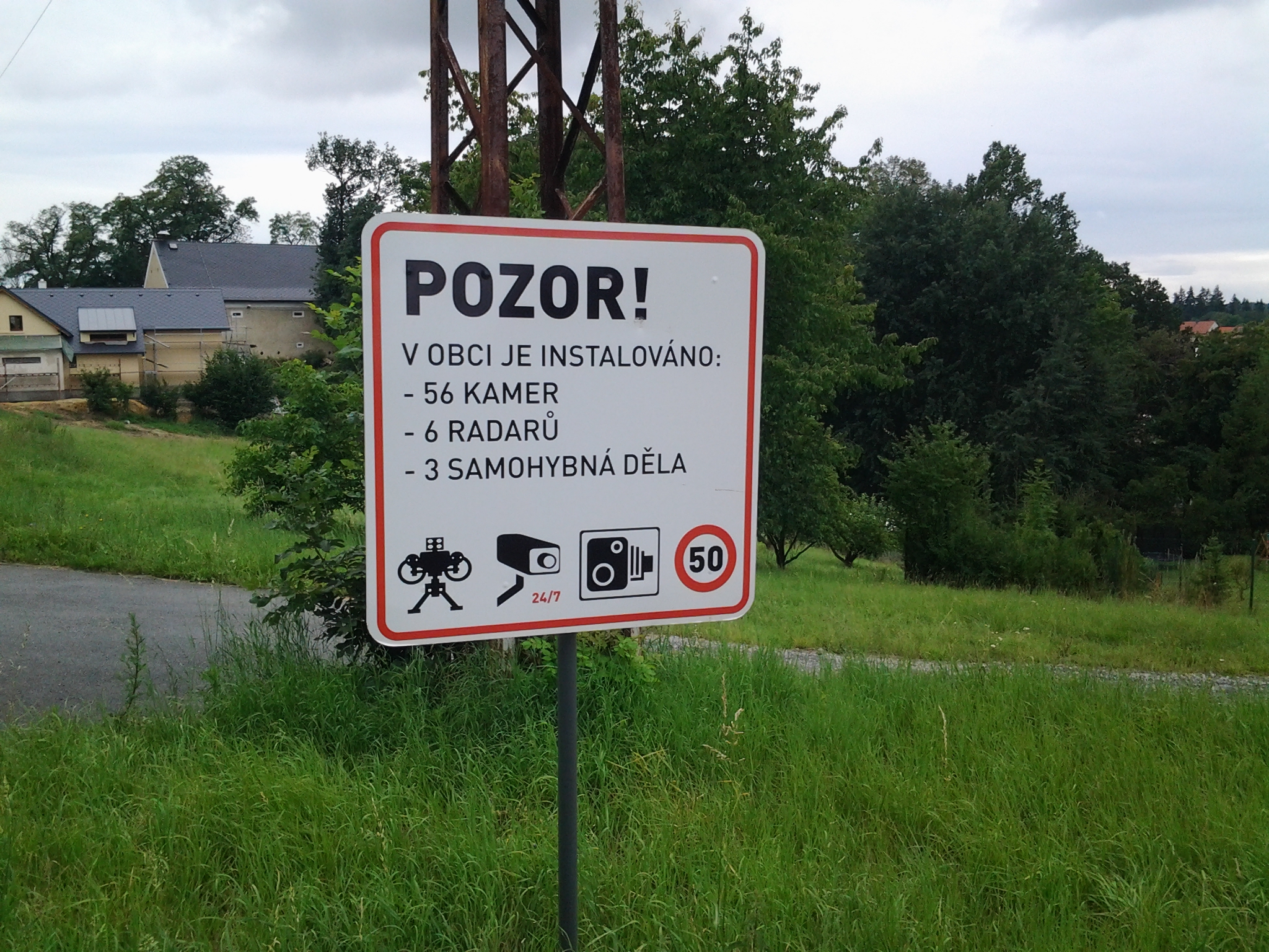 Lobeč - obecní úřad foto 2