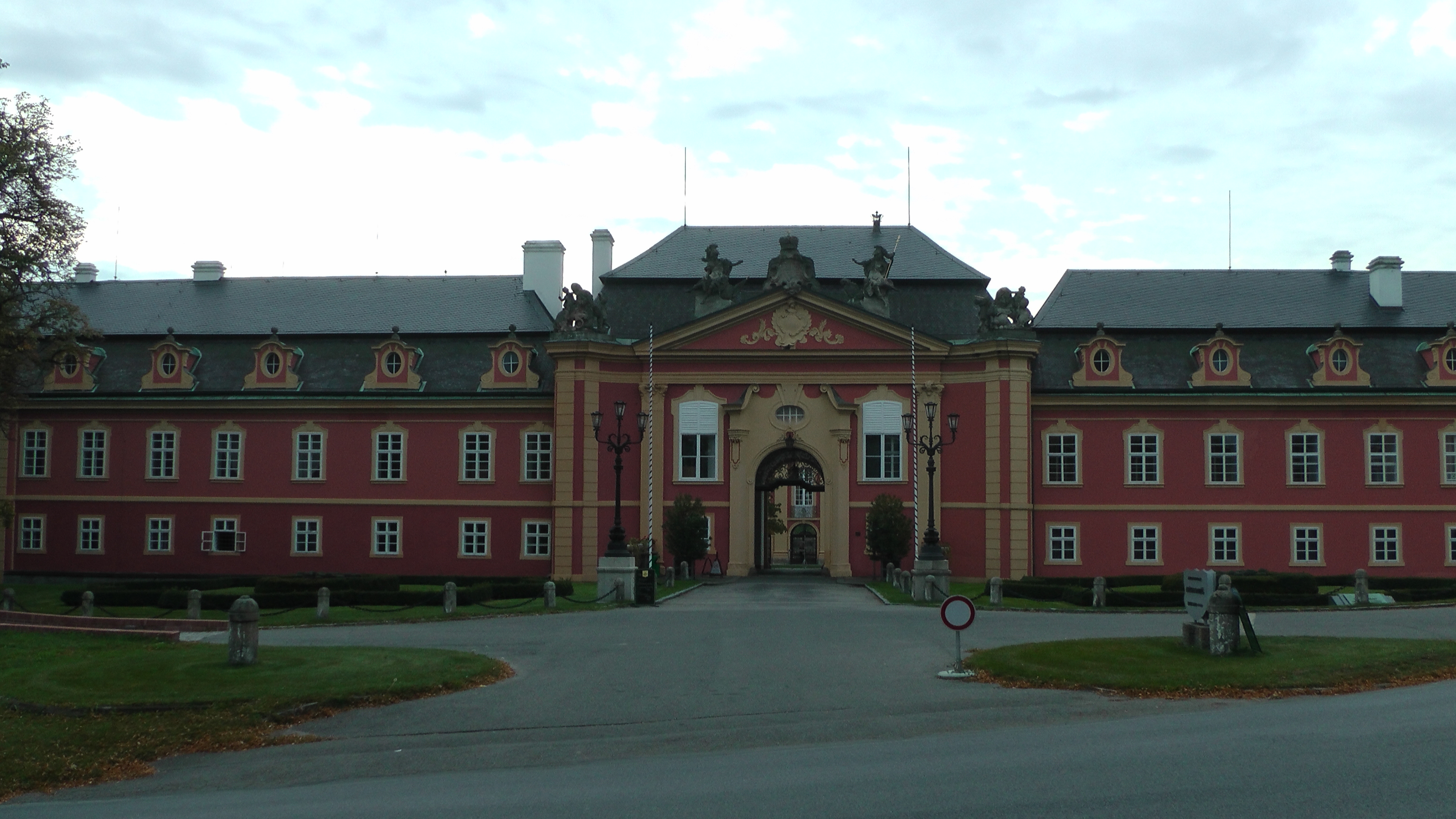 Hotel Garni - Zámek Dobříš