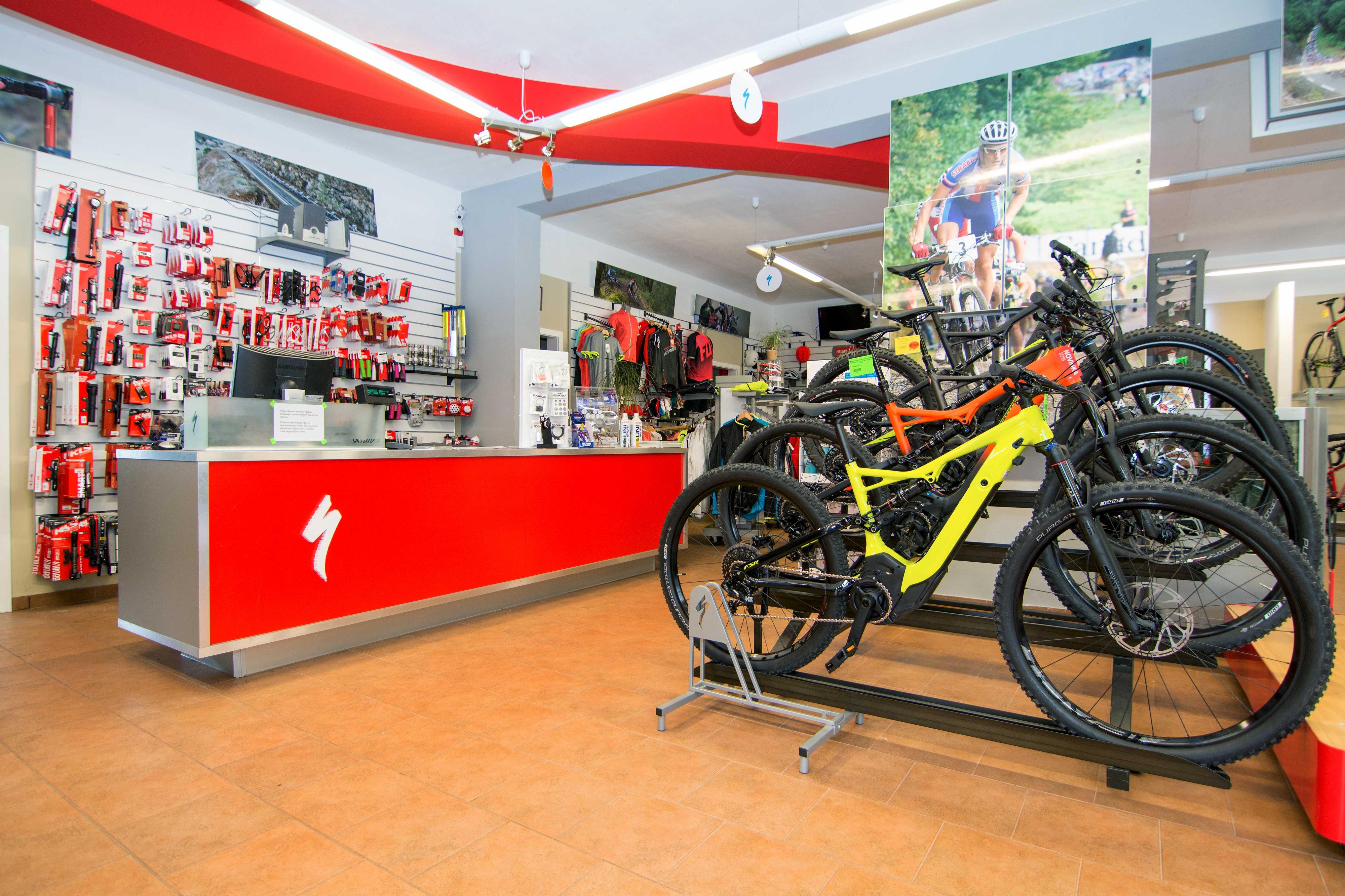 Specialized Concept Store - Cyklo Vondráček foto 3