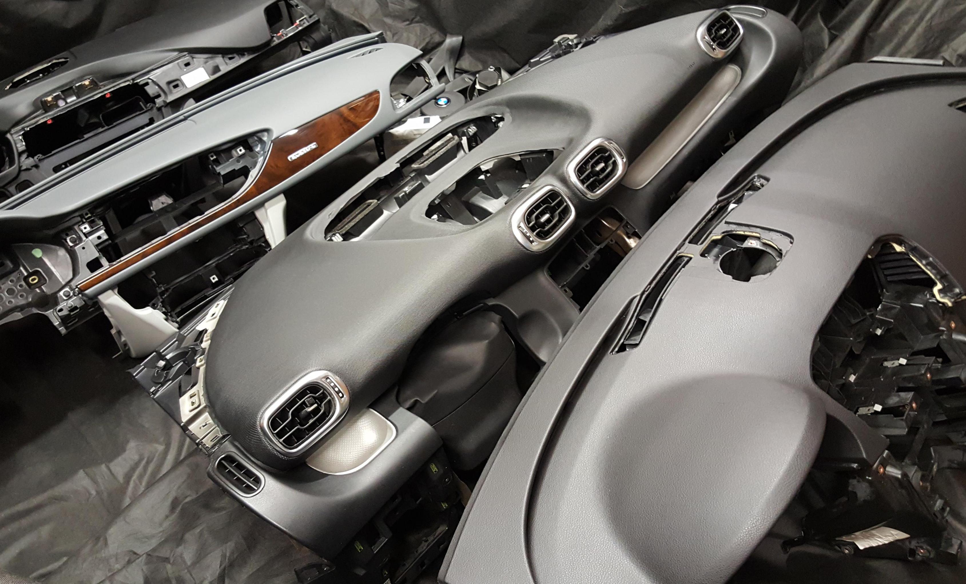 Opravy airbagu palubních desek bezpečnostních pásu