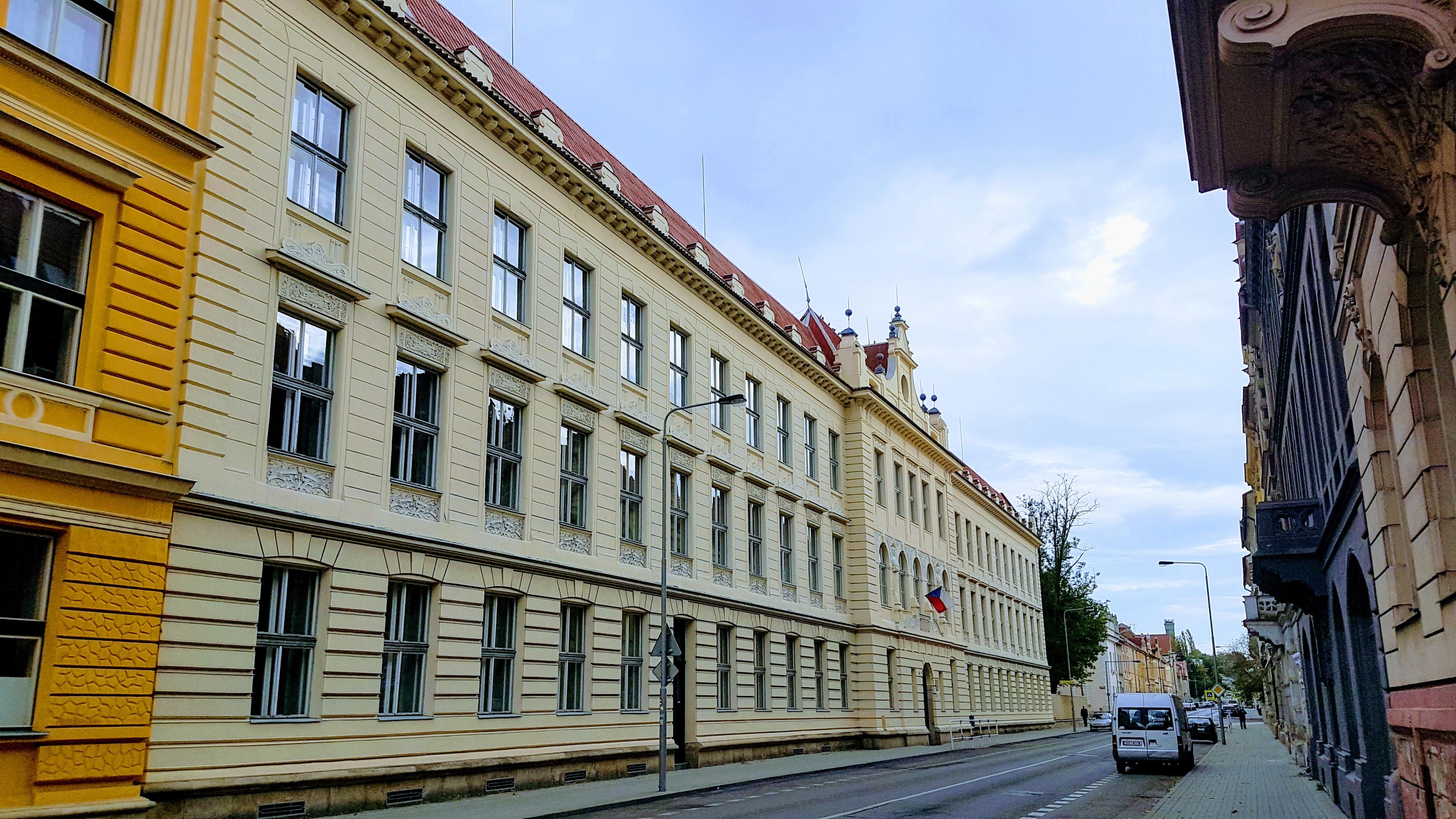 Gymnázium Václava Hlavatého, Louny foto 3