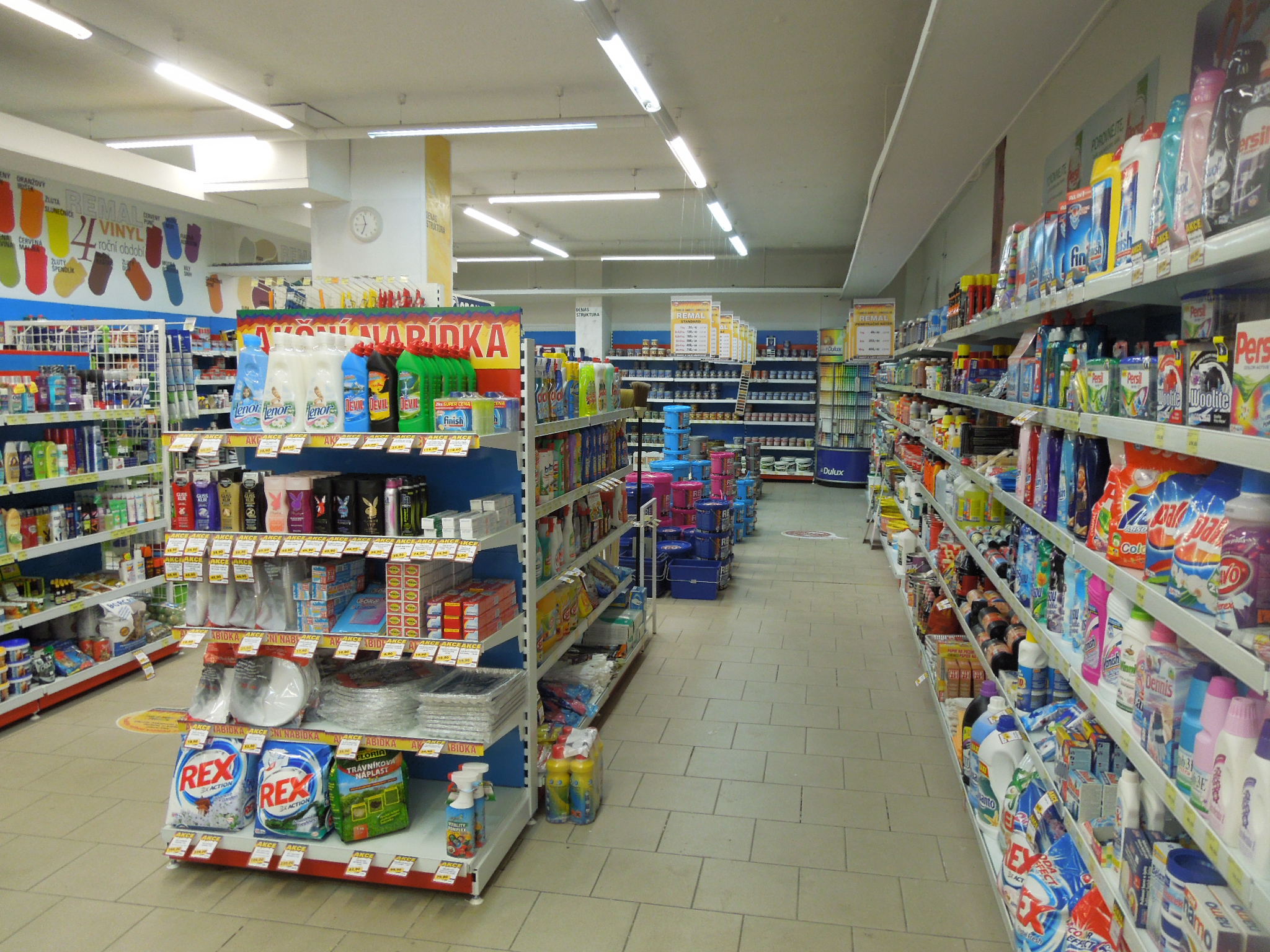 BARVY A LAKY DROGERIE