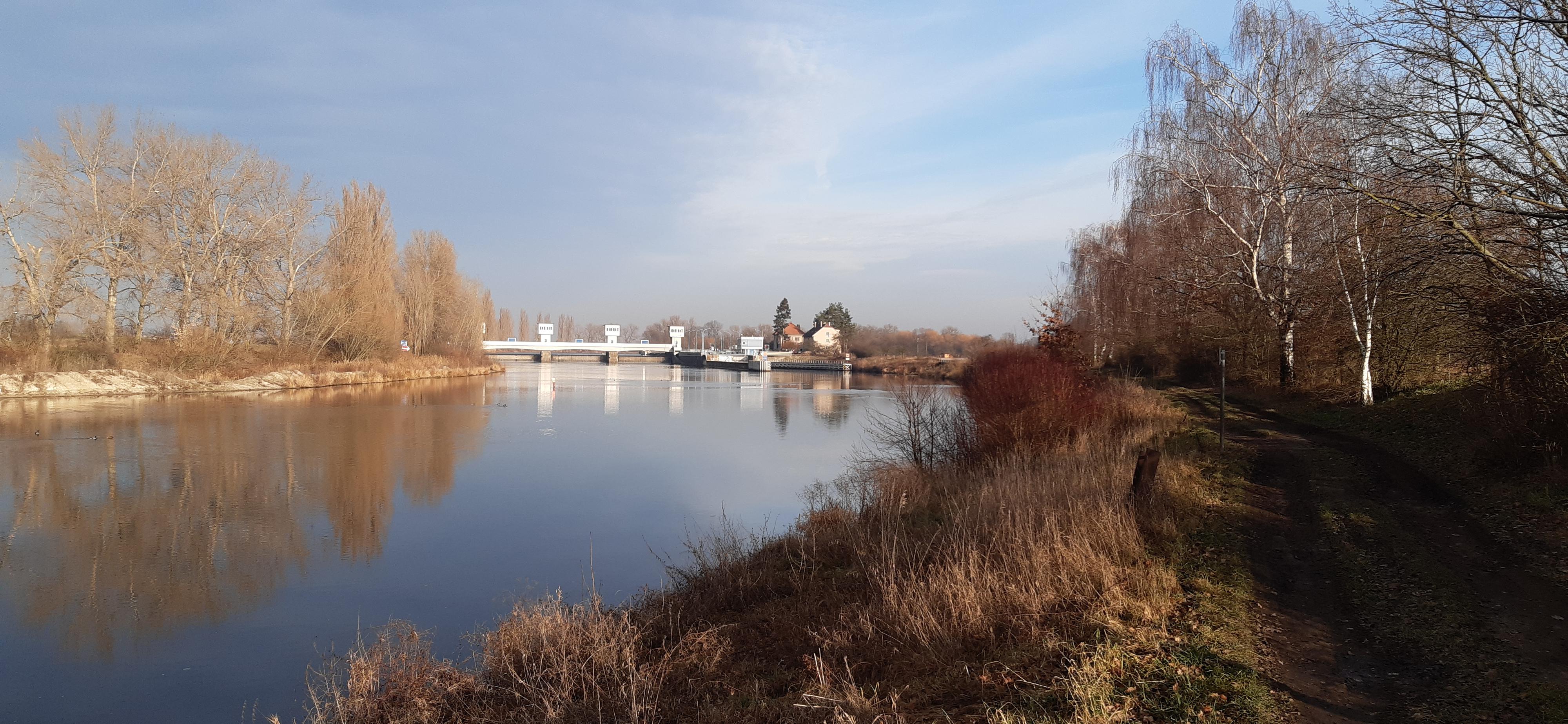 Plavební komora Lysá nad Labem