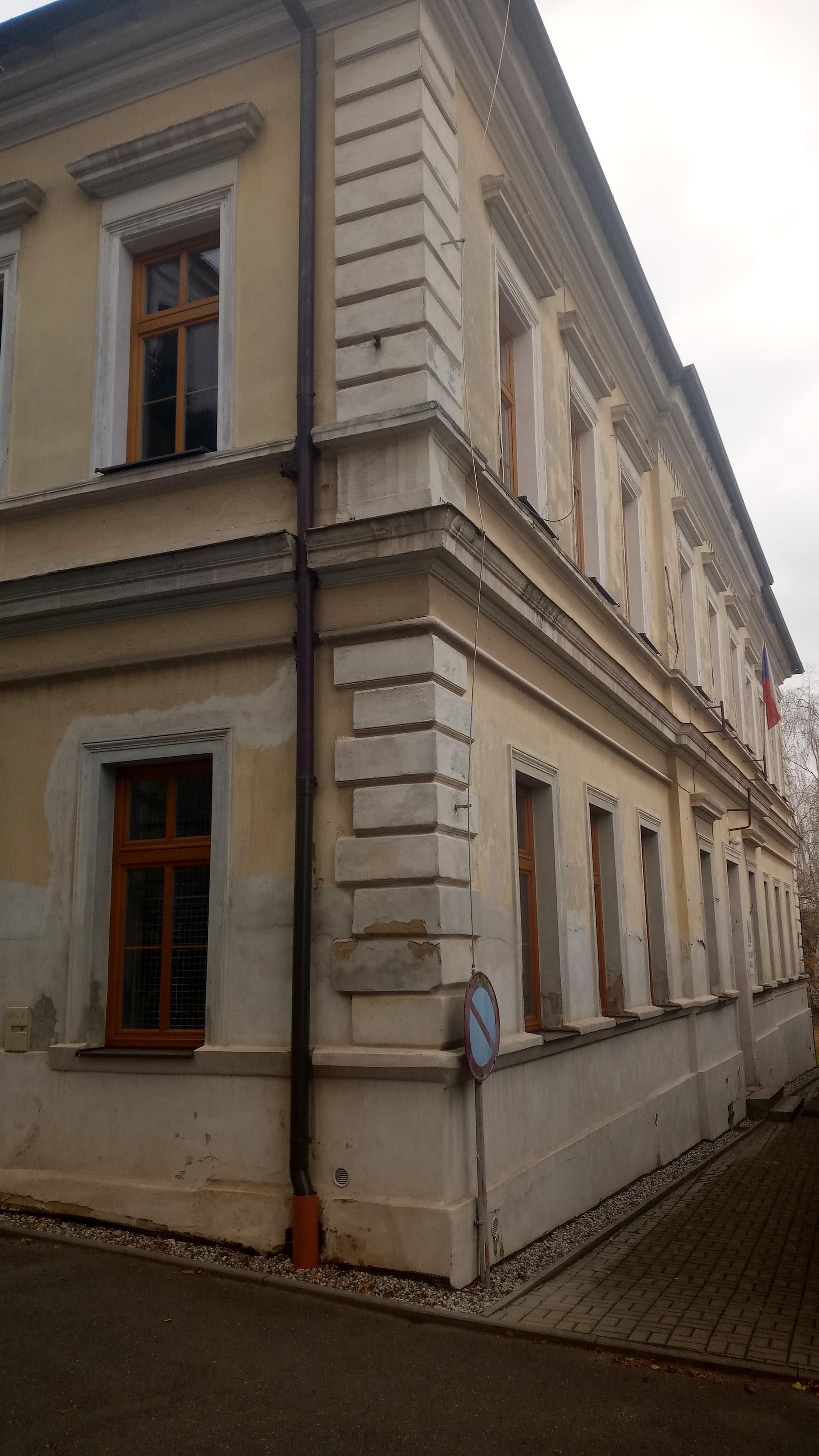 Lišany - obecní úřad foto 2