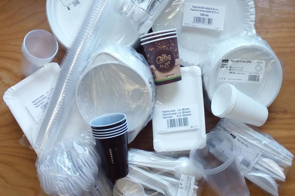 Jednorázové nádobí