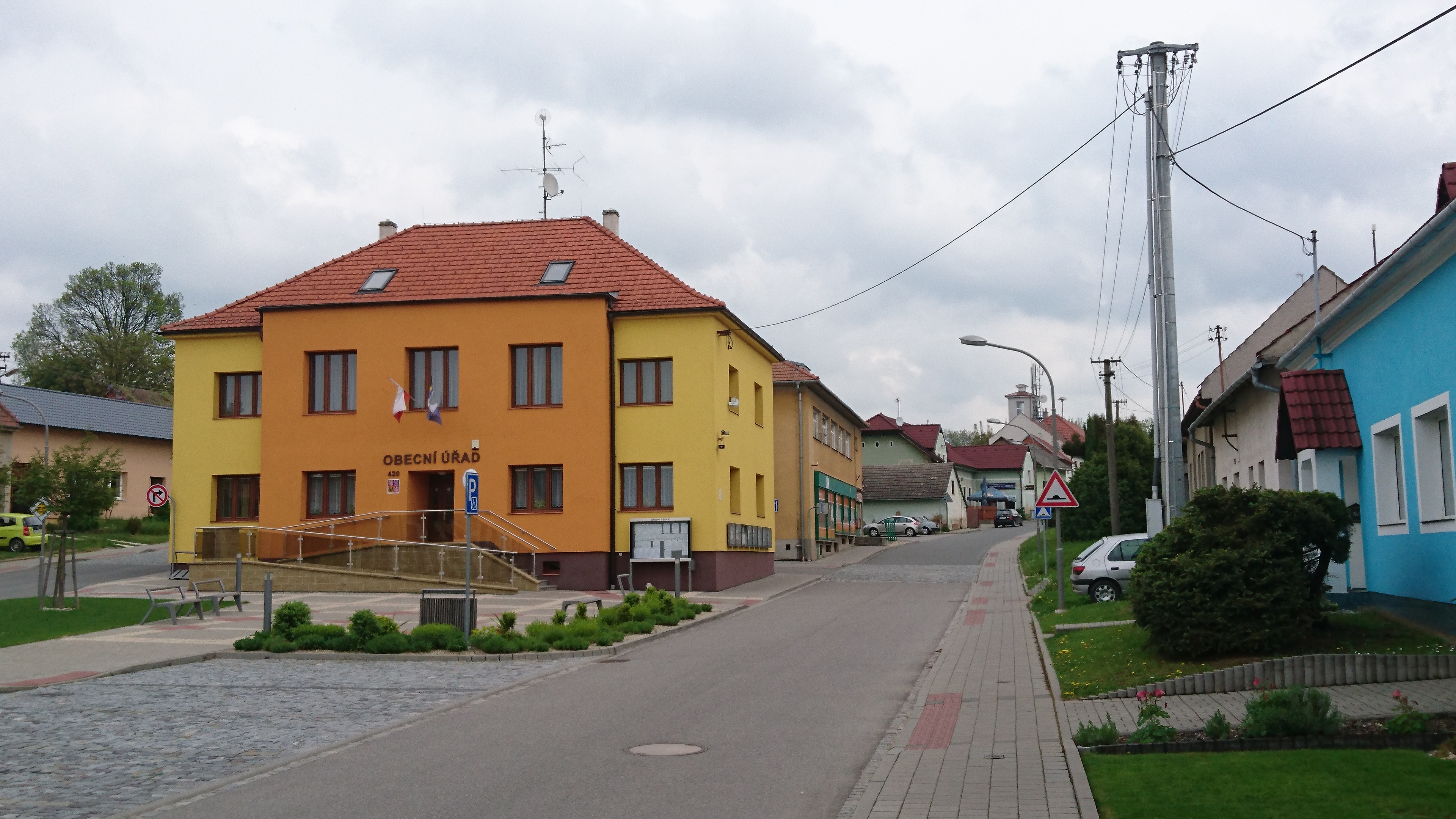 Topolná - obecní úřad foto 2