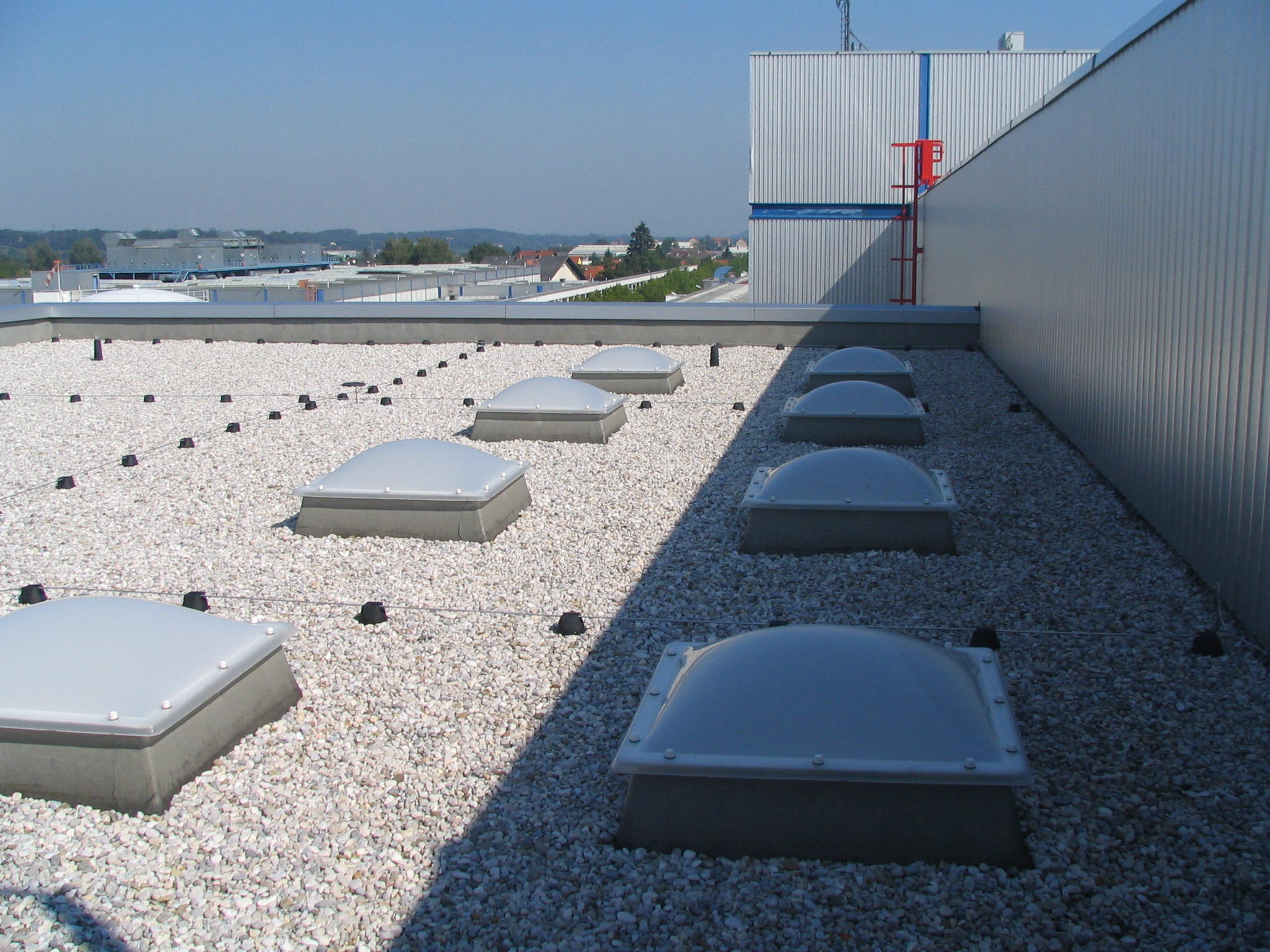 LAM - PLAST bodové střešní světlíky foto 2