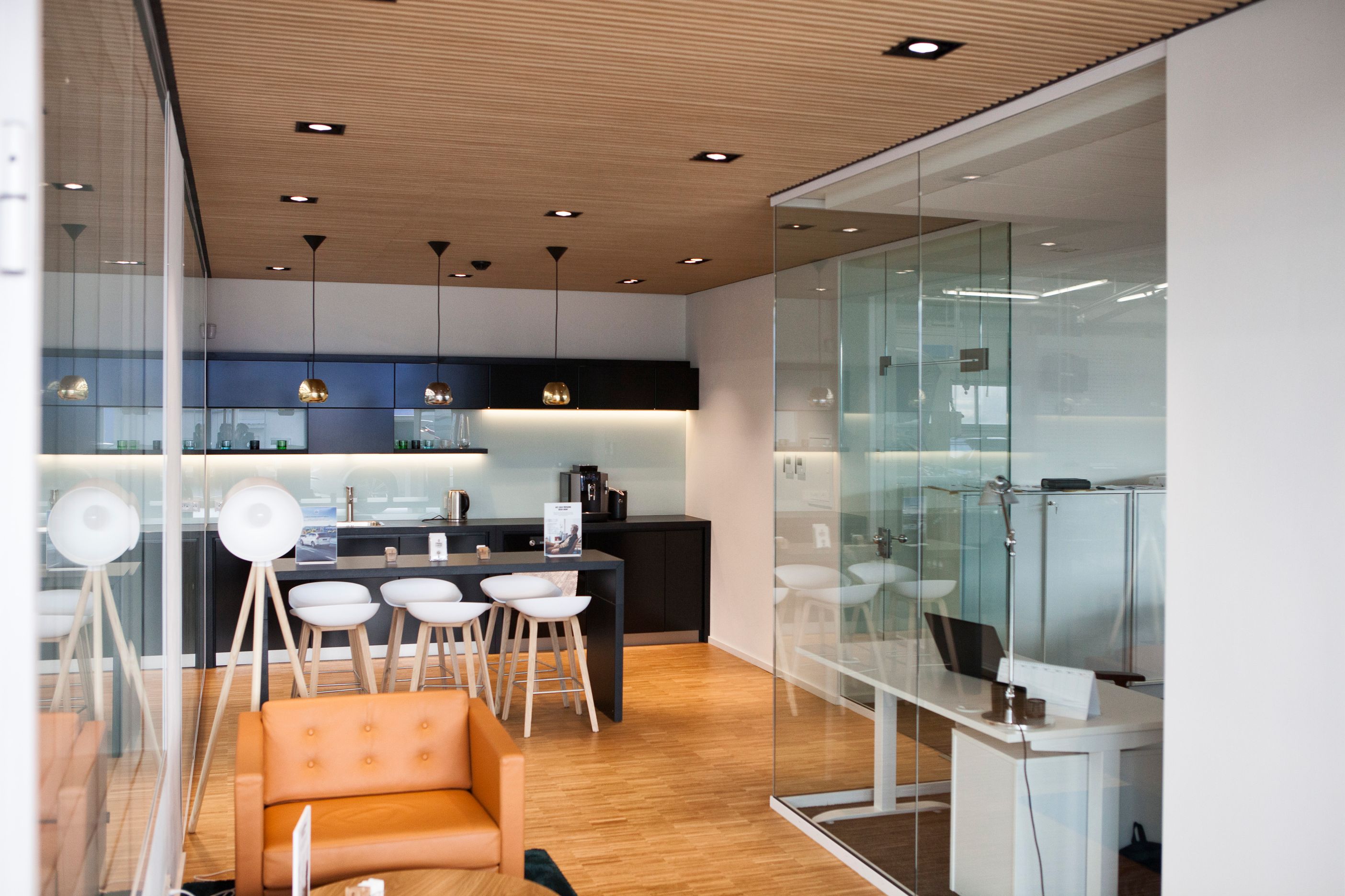 Volvo car AUTO IN foto 2