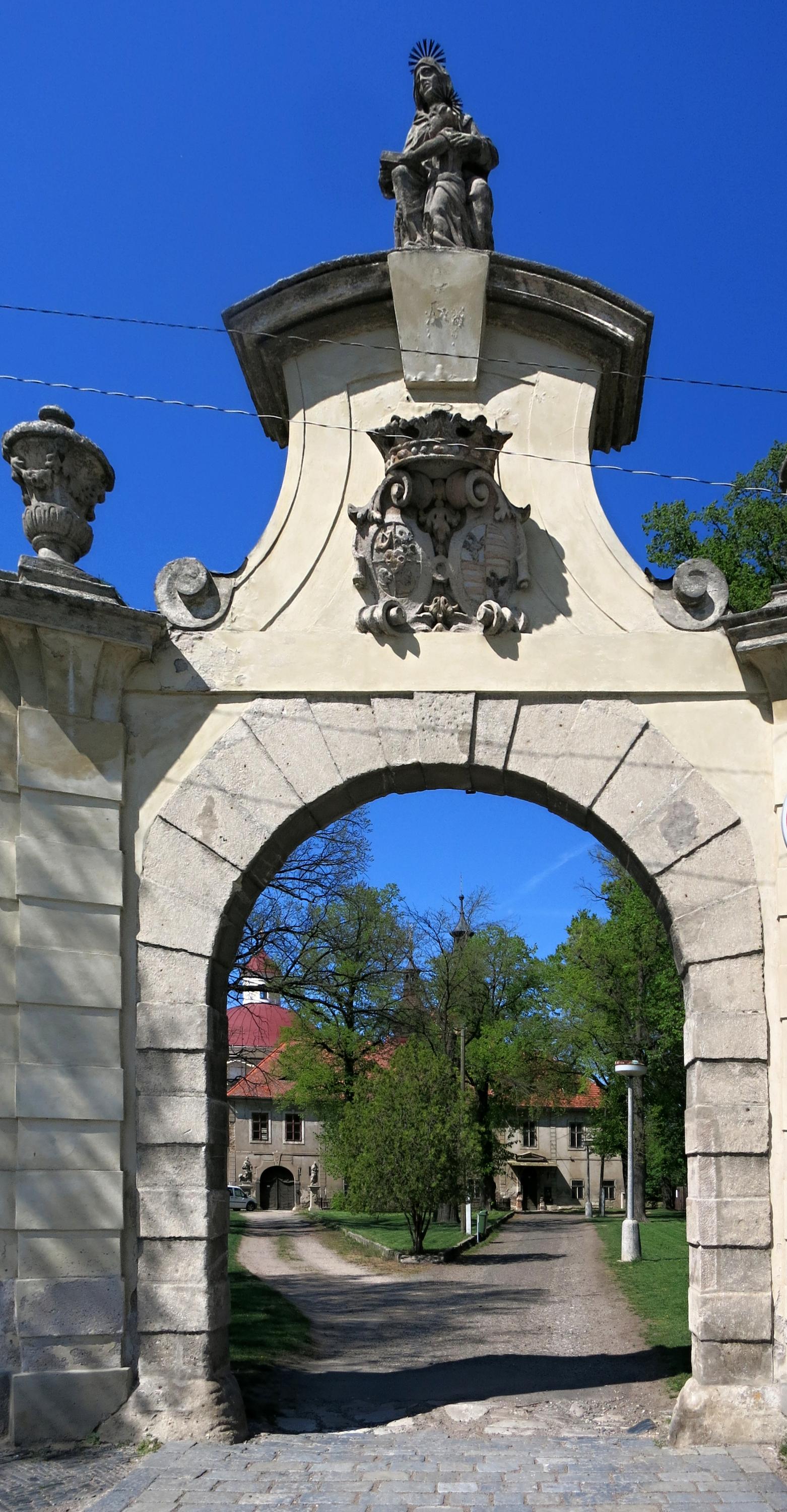 Nové Dvory - úřad městyse foto 6