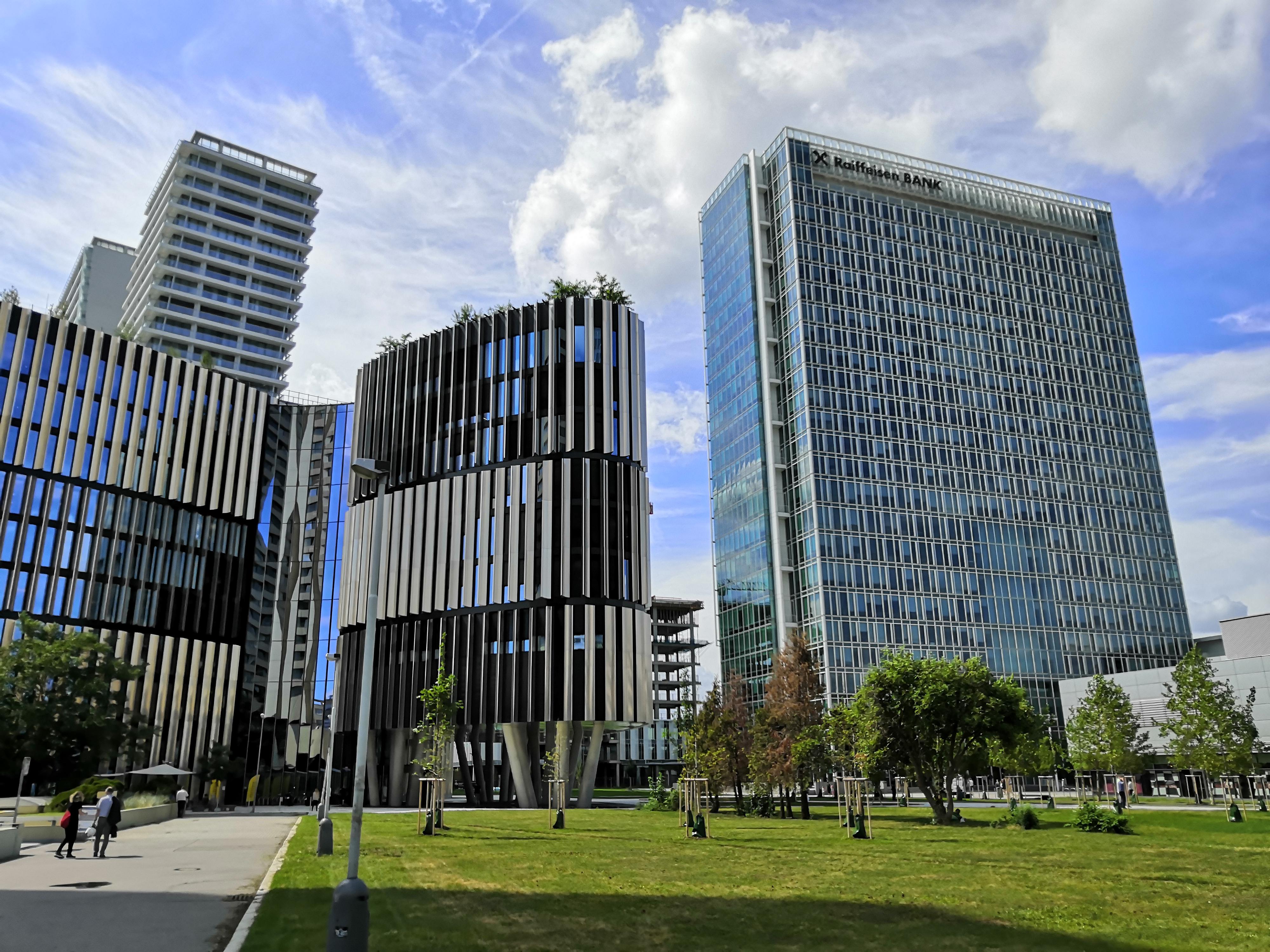 Raiffeisenbank - bankomat foto 2