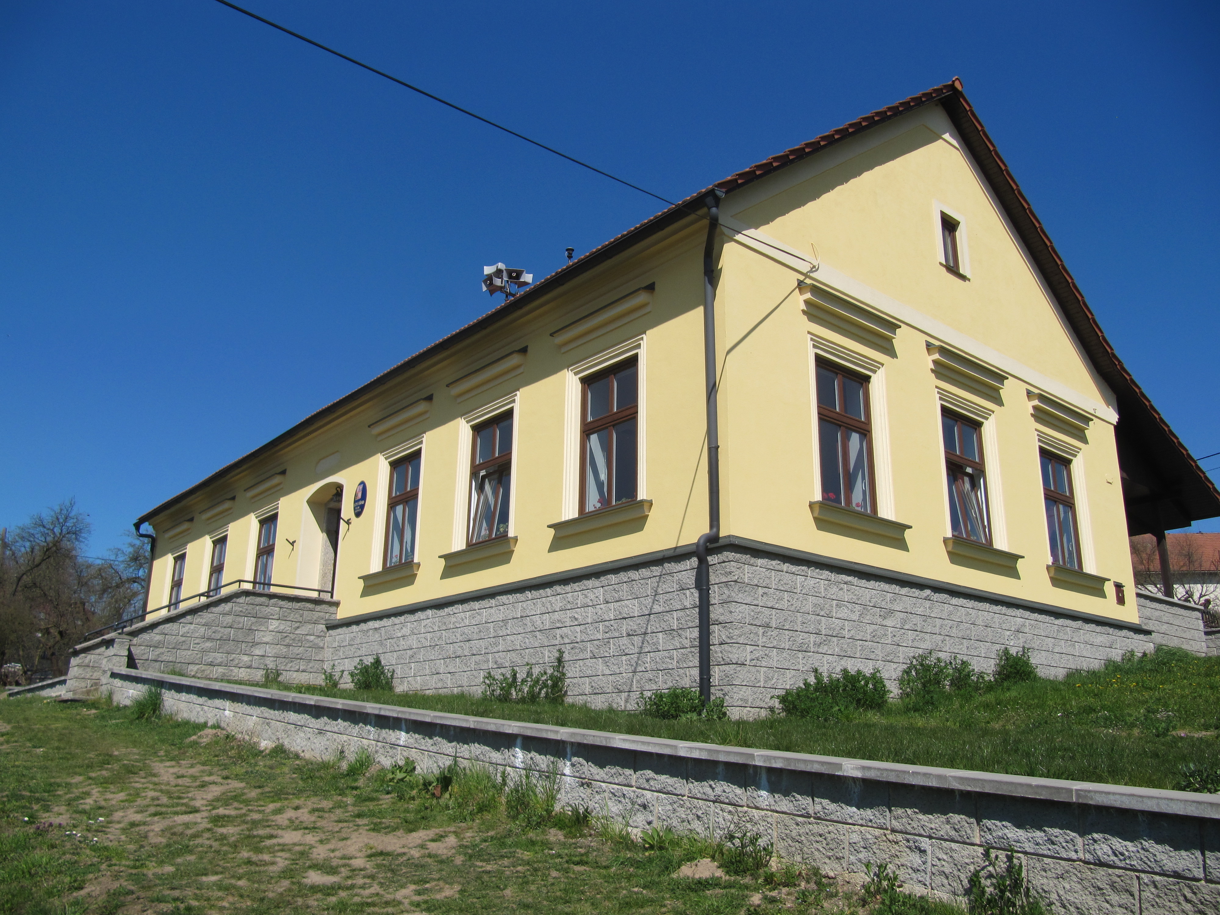 Místní obecní knihovna Velké Janovice