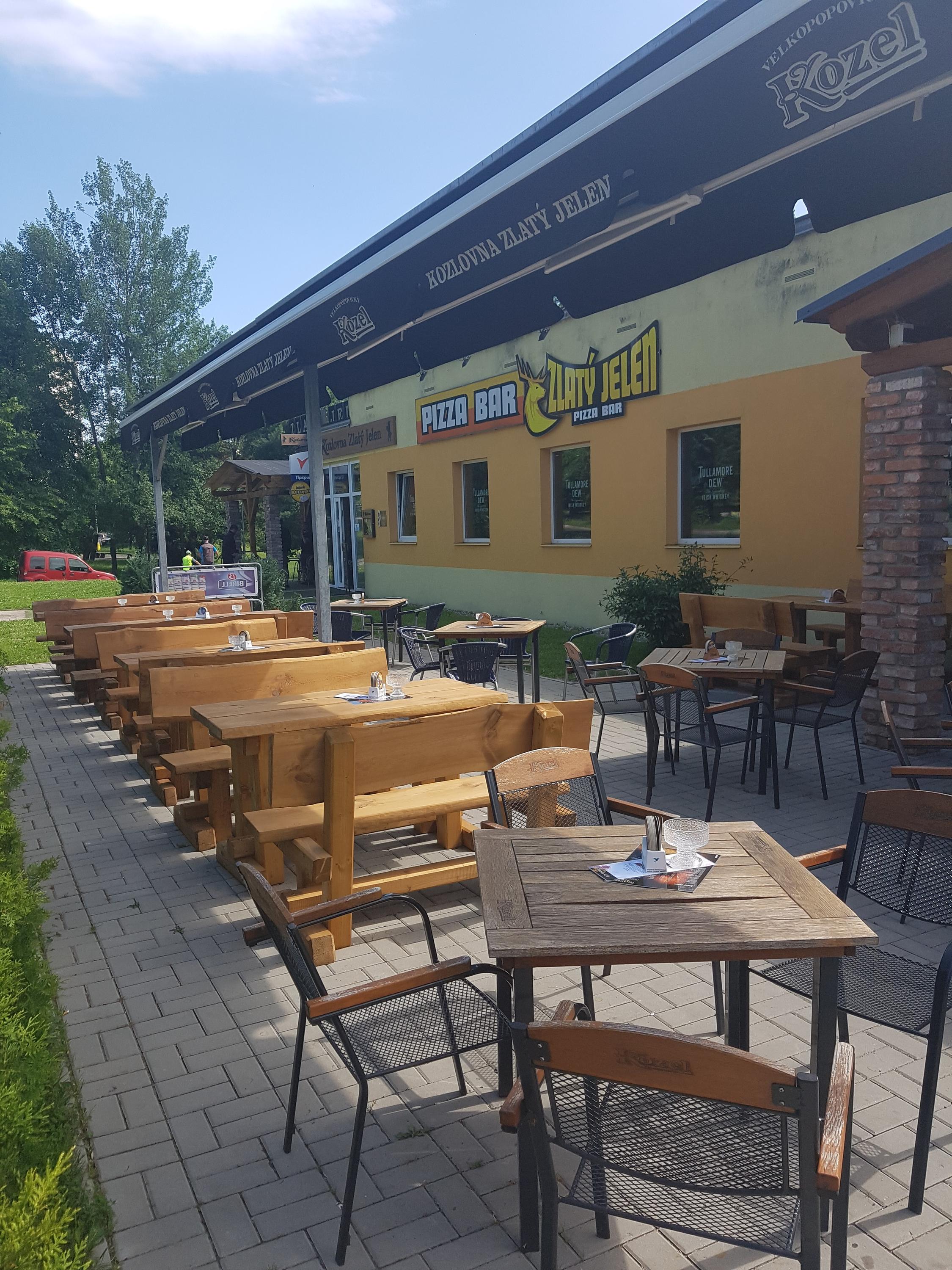 Kozlovna Zlatý Jelen foto 2