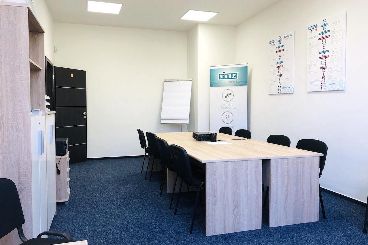 Adomus - reality jinak MAKO foto 1