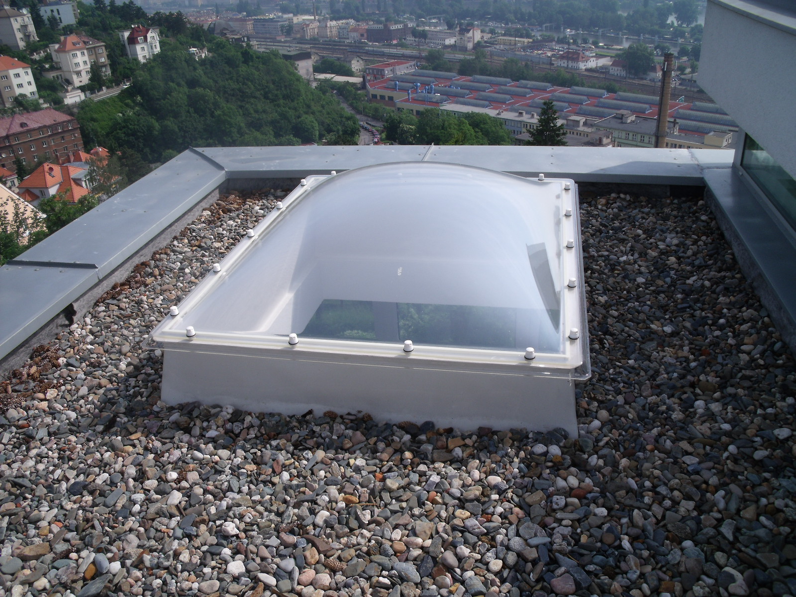 LAM - PLAST bodové střešní světlíky foto 4