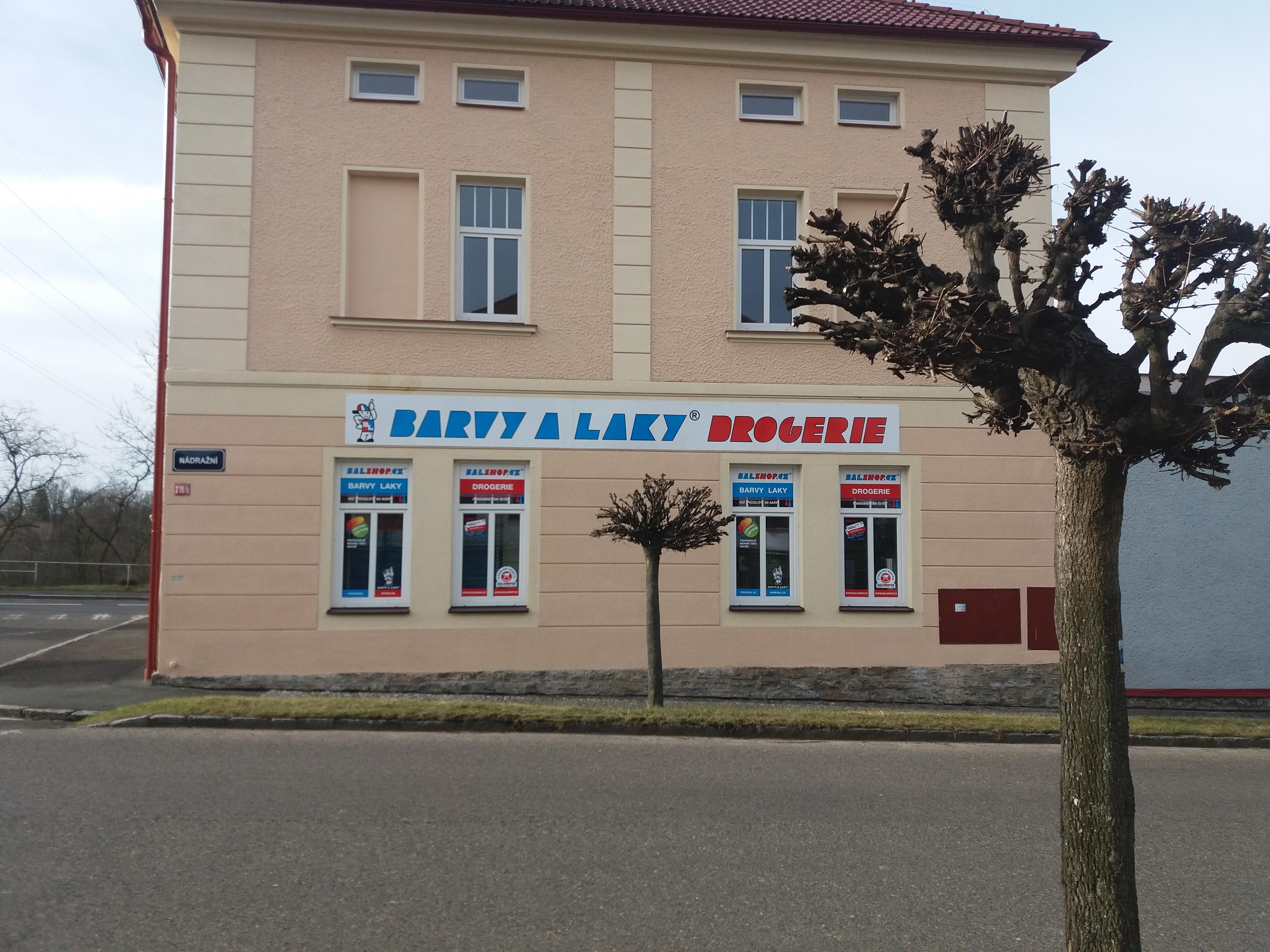 BARVY A LAKY DROGERIE foto 6