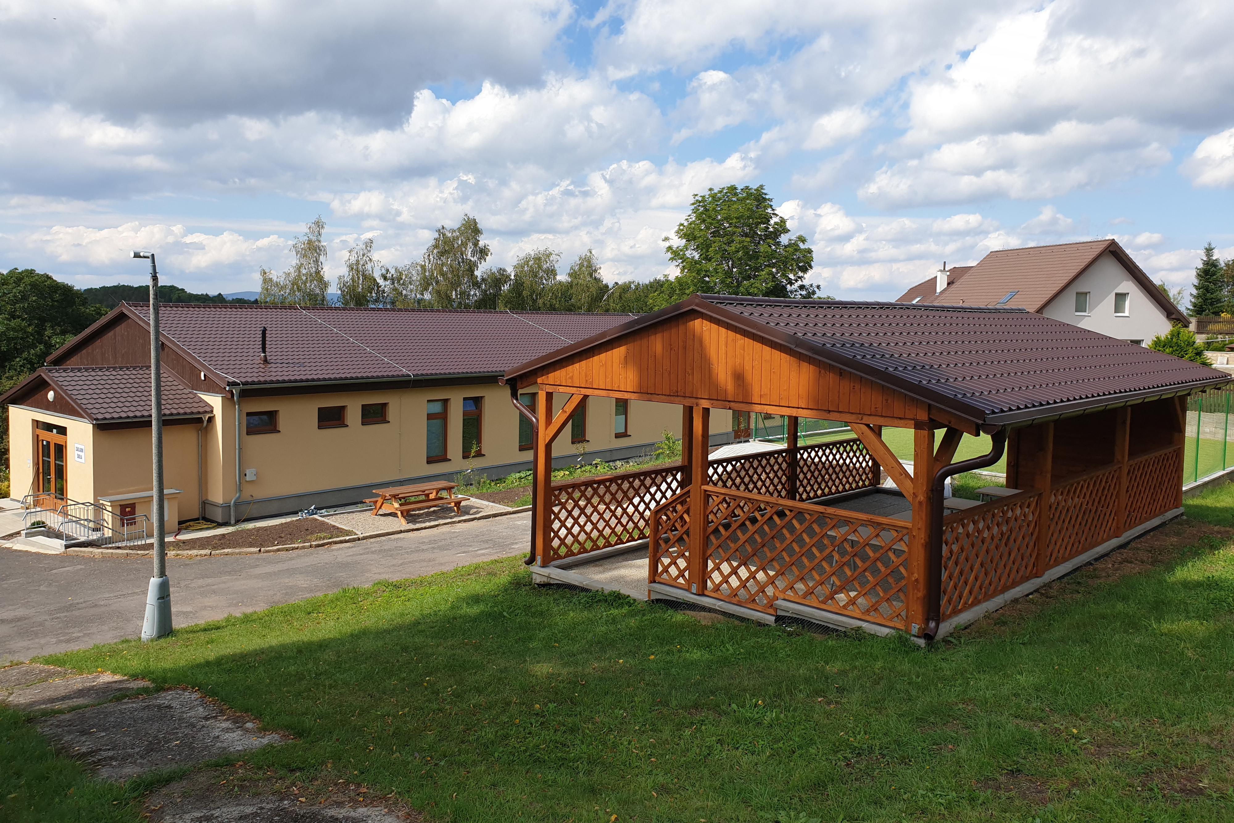 Základní škola a Mateřská škola Malečov, příspěvková organizace foto 1