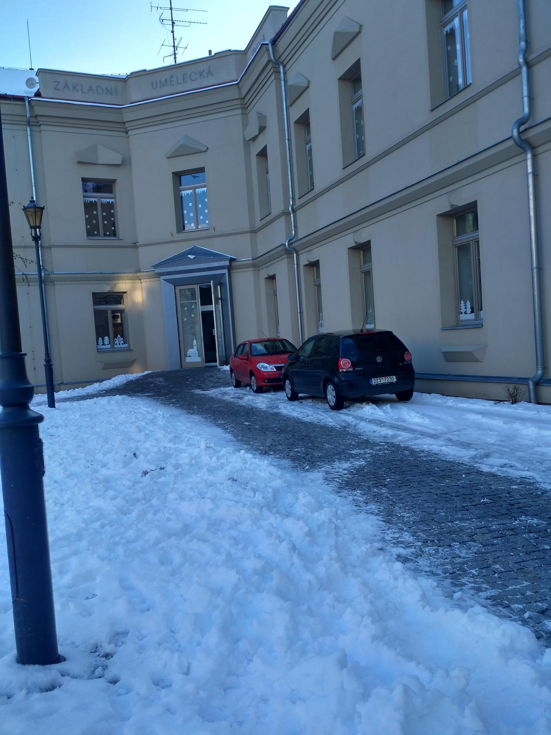 ZUŠ Hranice, Školní náměstí foto 2