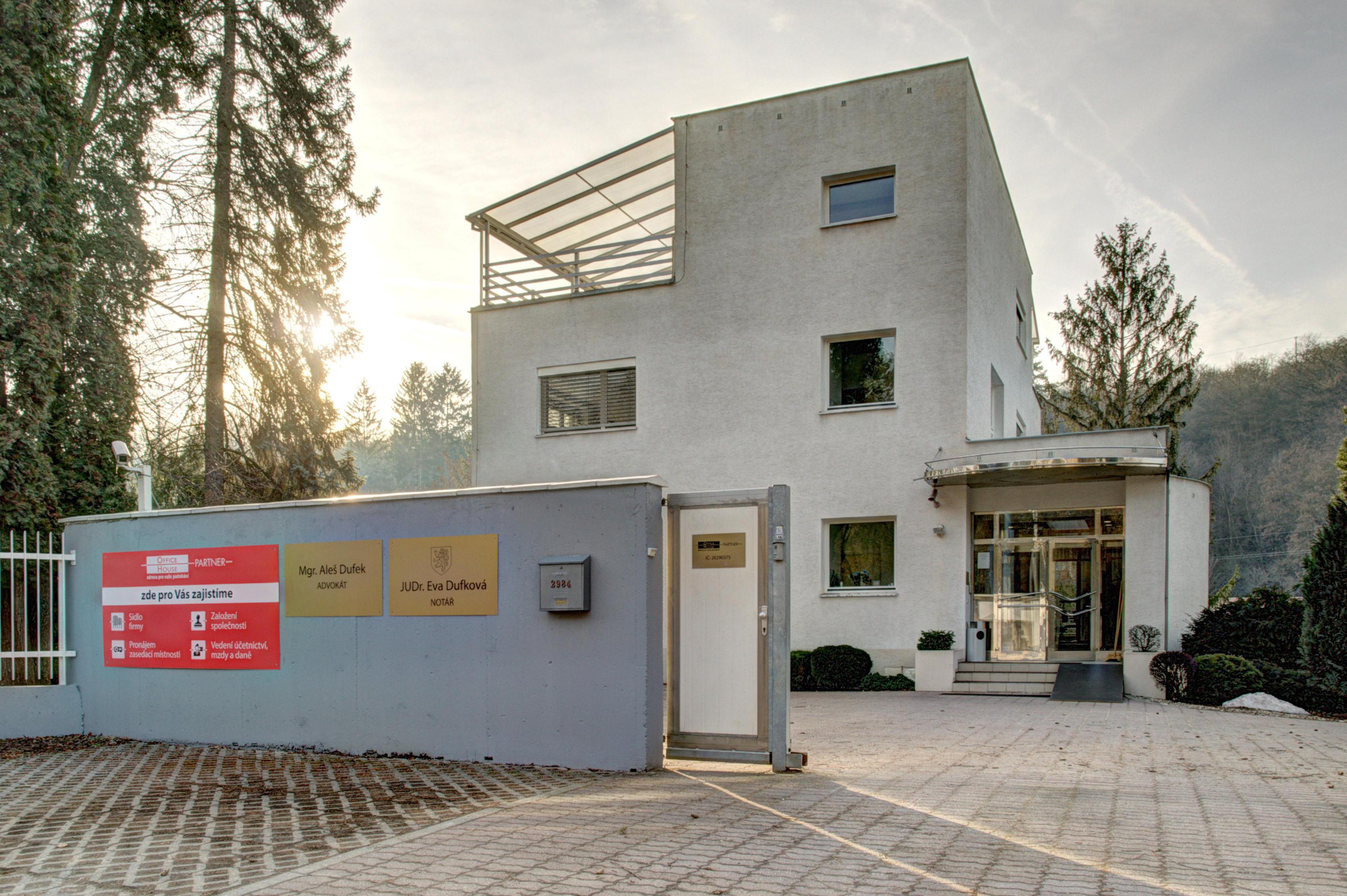 OFFICE HOUSE PARTNER