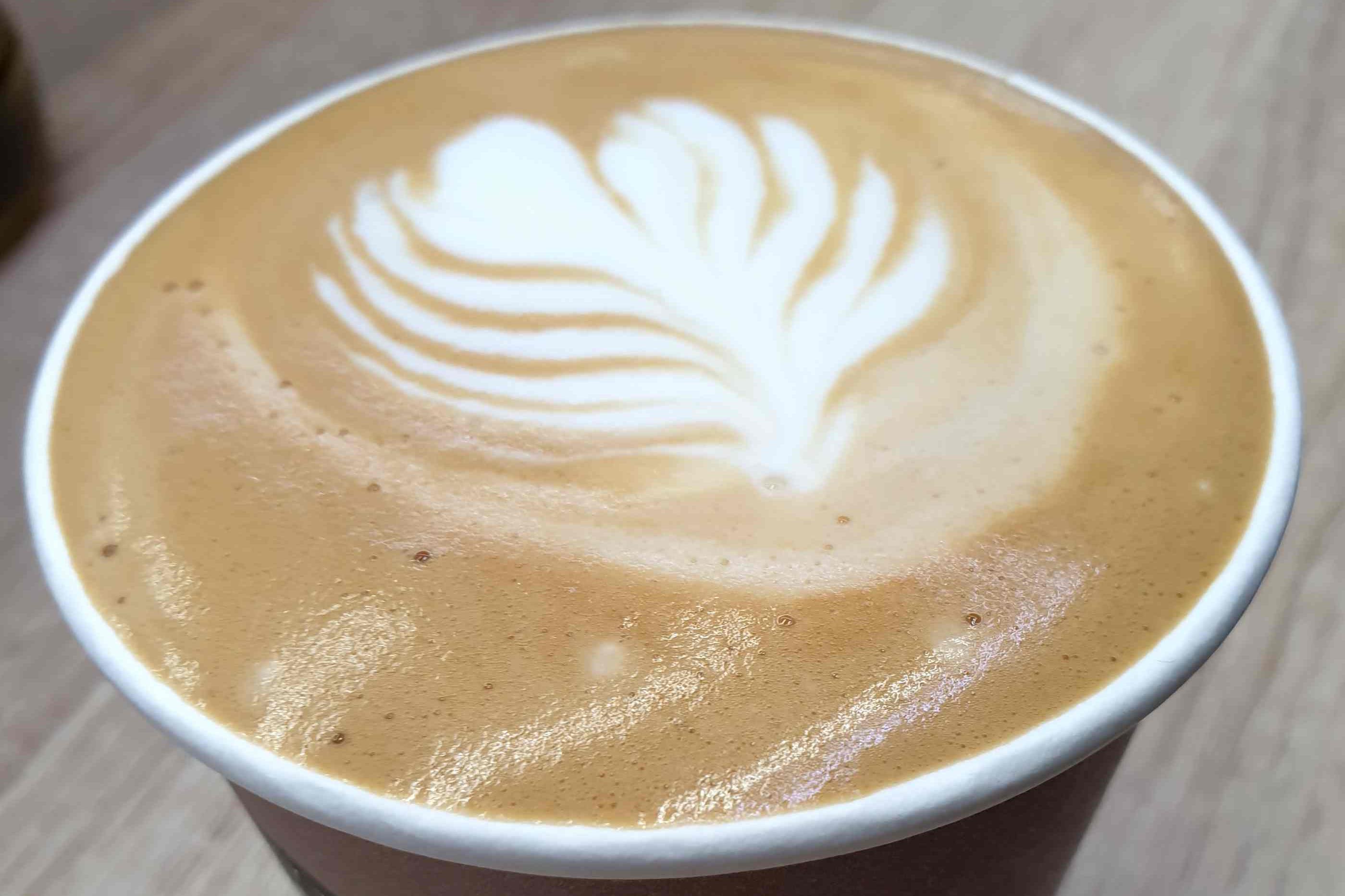 Caffè latte z čerstvě pražené 100% Arabiky