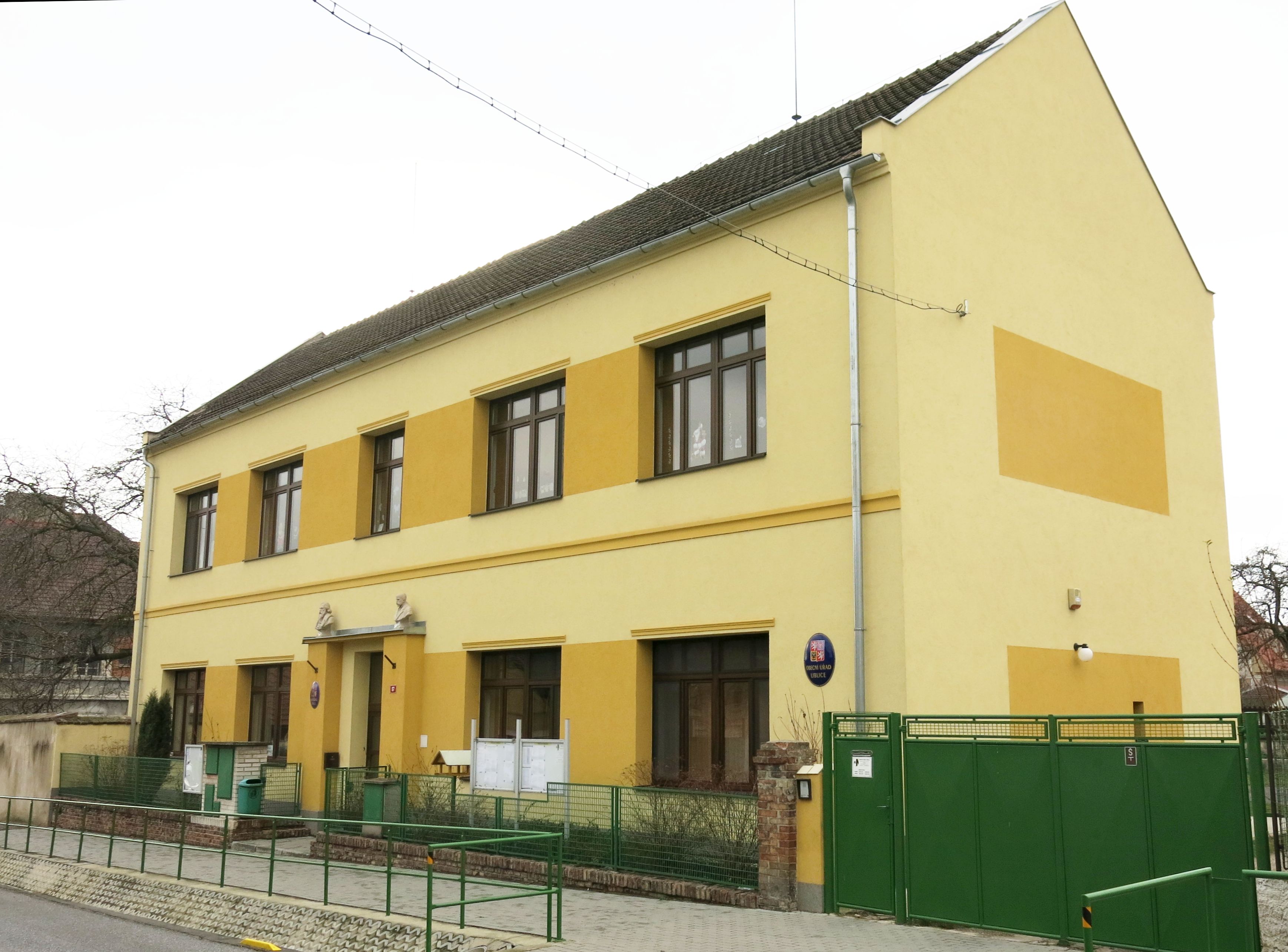 Liblice - obecní úřad foto 2