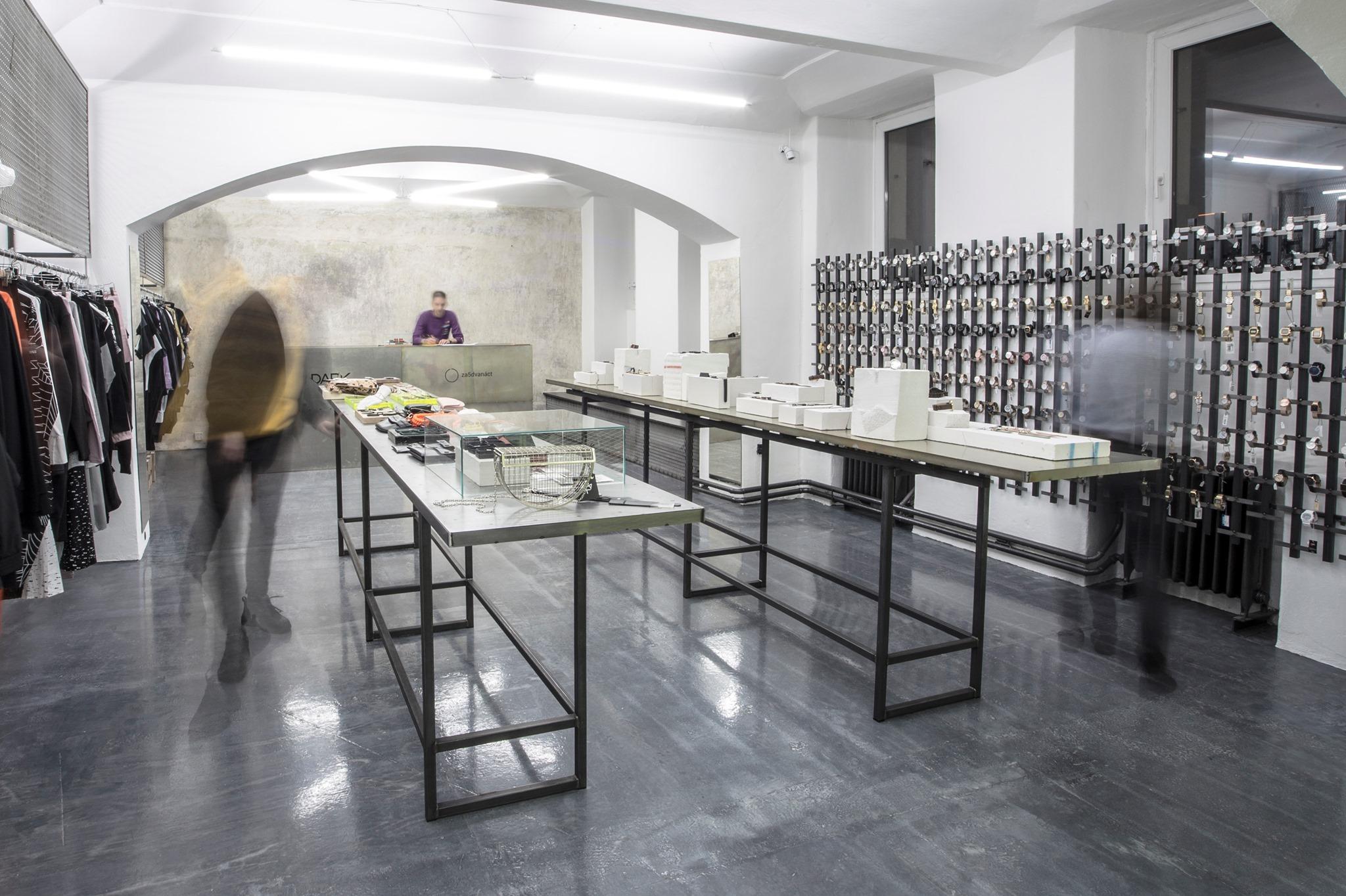 DARK / Concept Store