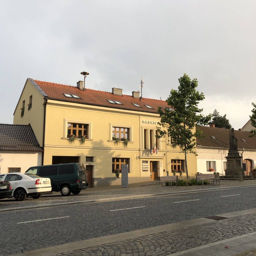 Úvaly - městský úřad foto 2