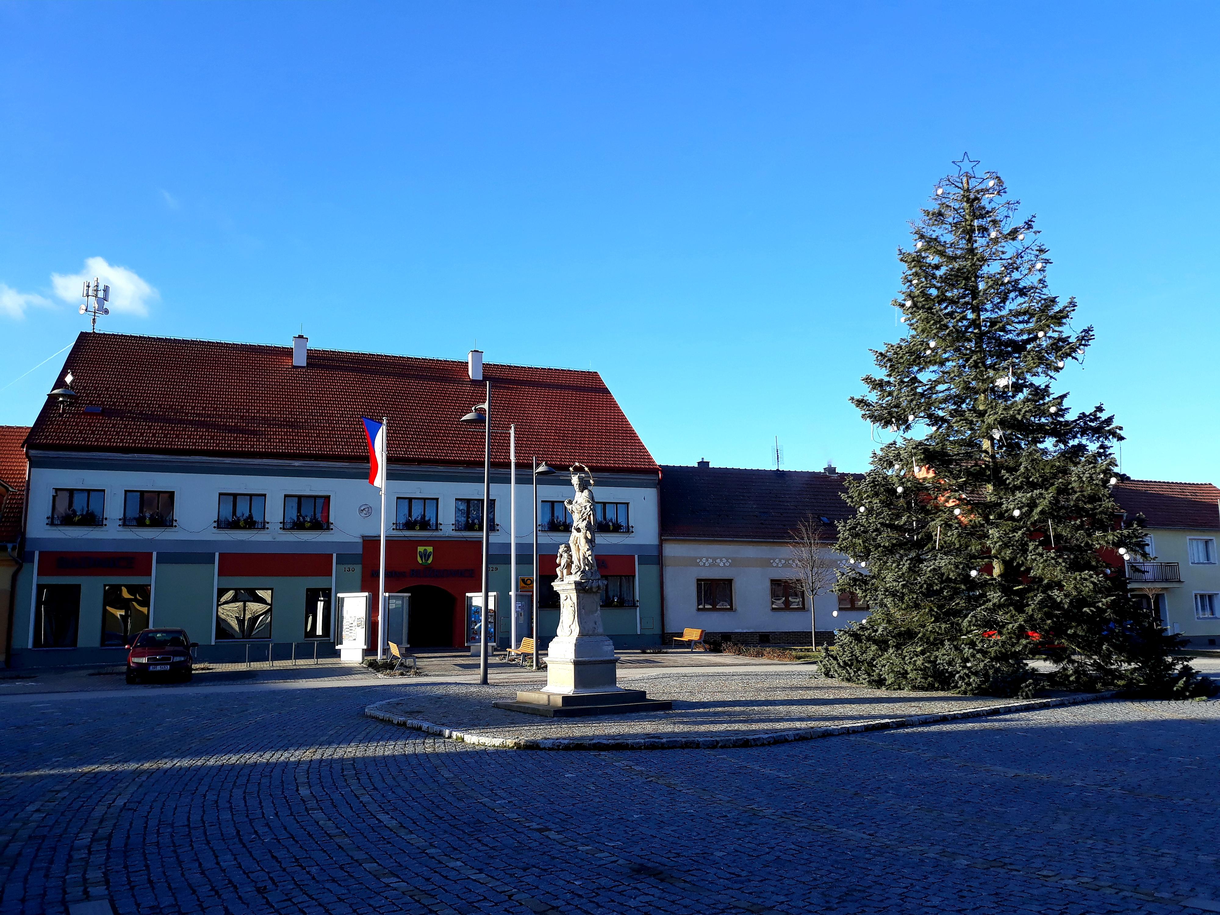 Blížkovice - úřad městysu foto 2