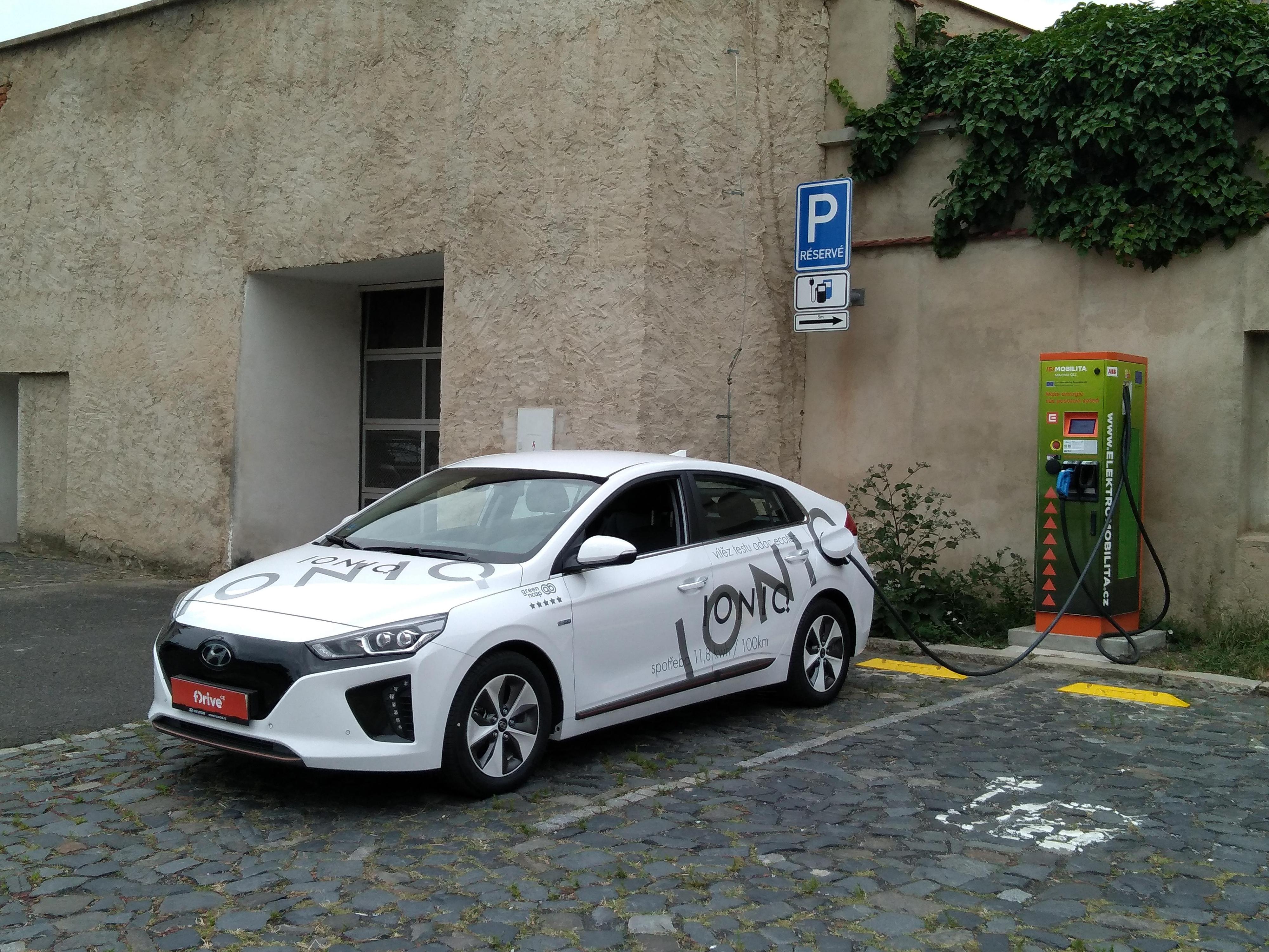 Nabíjecí stanice ČEZ