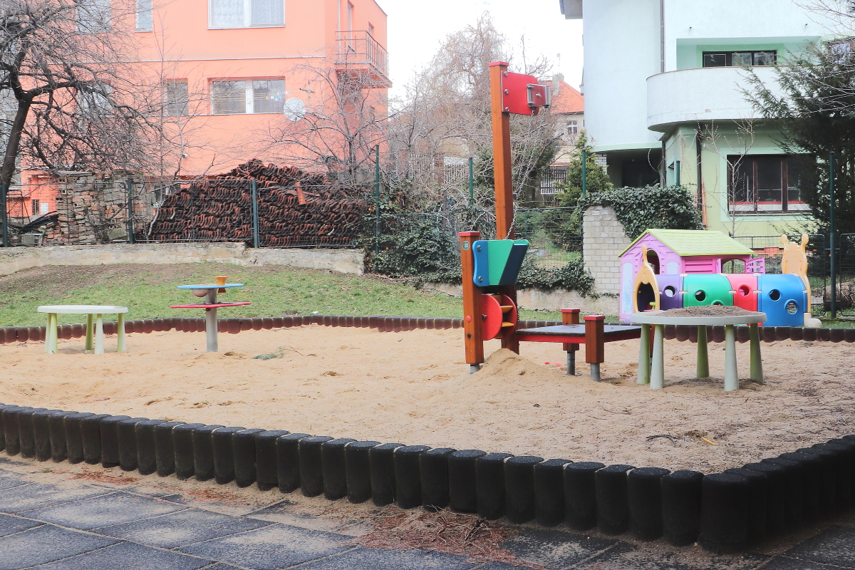 Mateřská škola, Praha 3, Na Vrcholu 1a/1955 foto 3