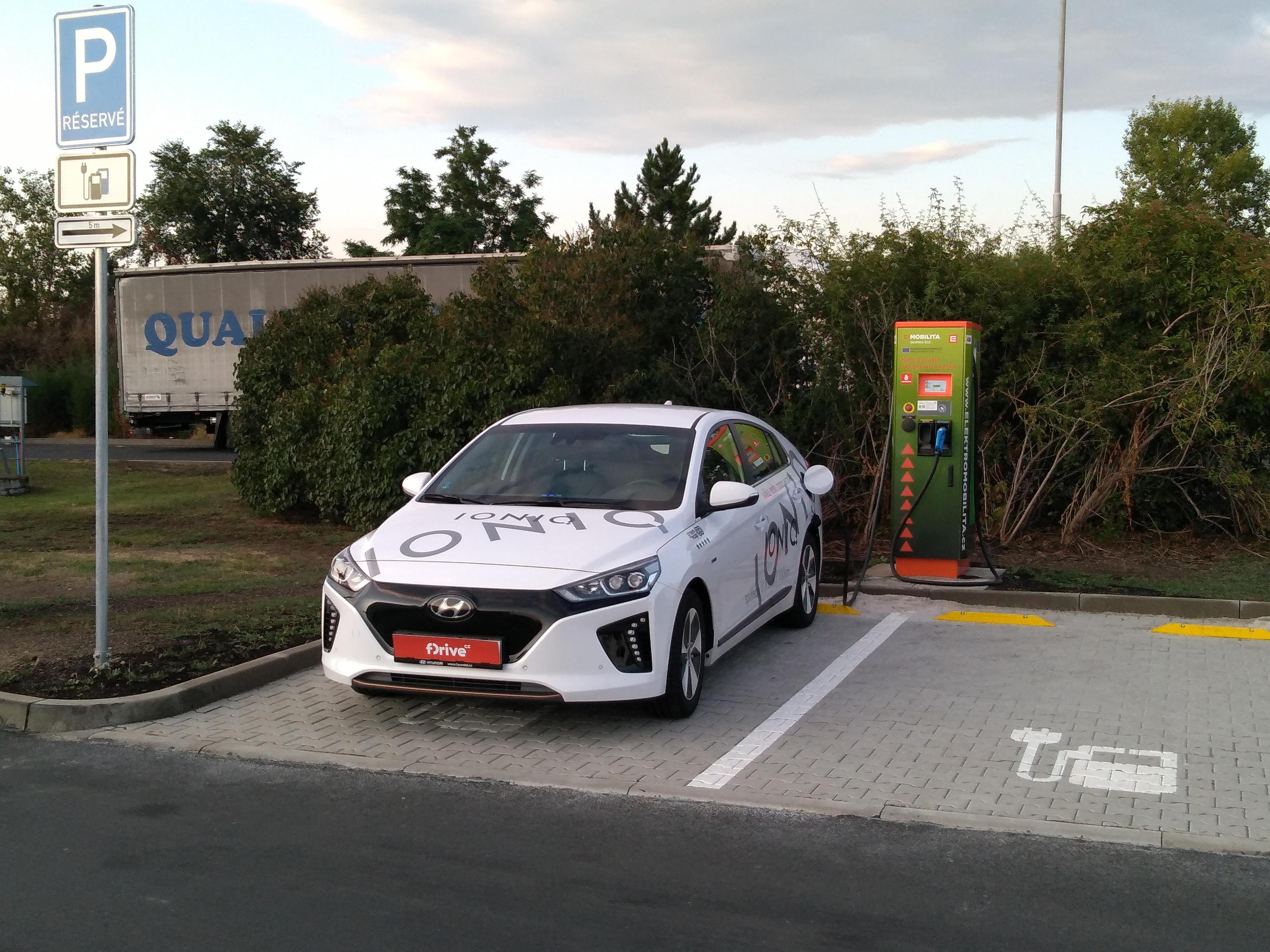 Nabíjecí stanice ČEZ