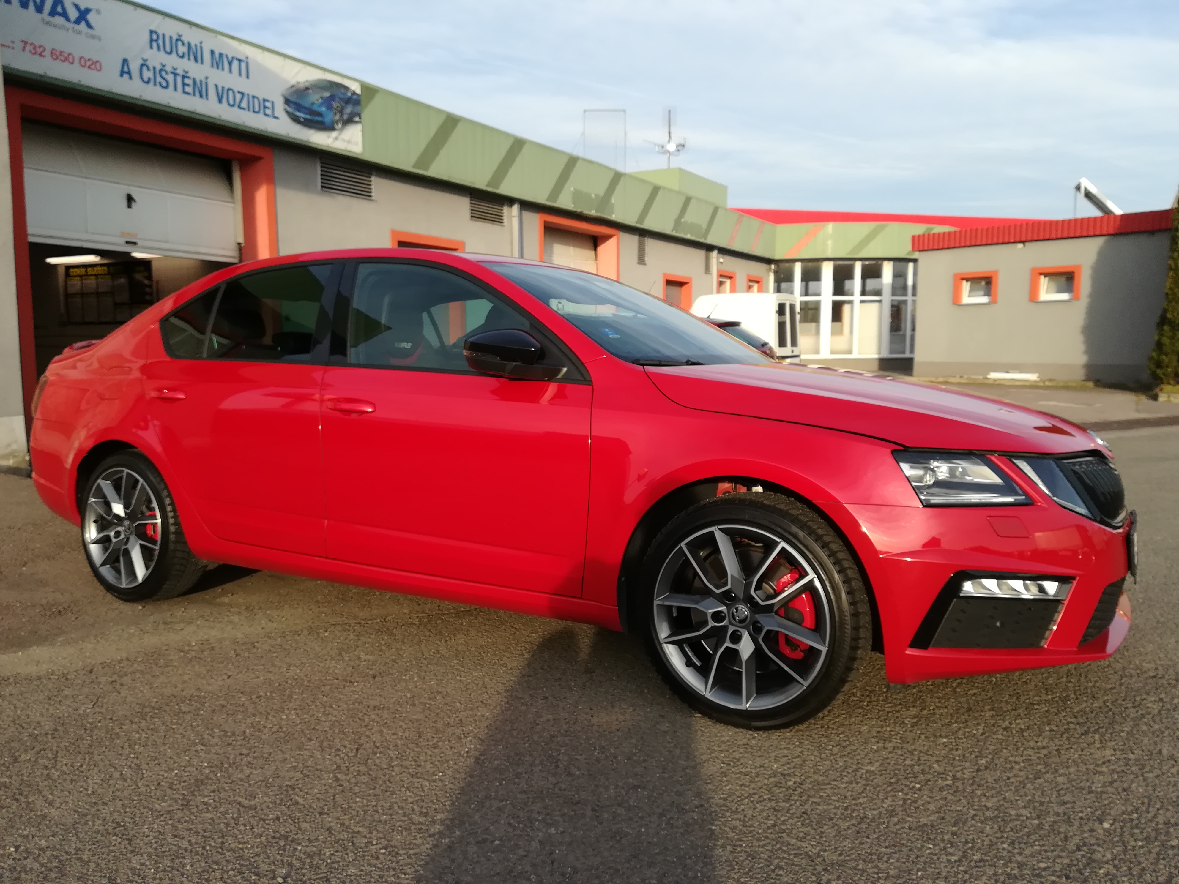 Ruční mytí a čištění vozidel foto 3