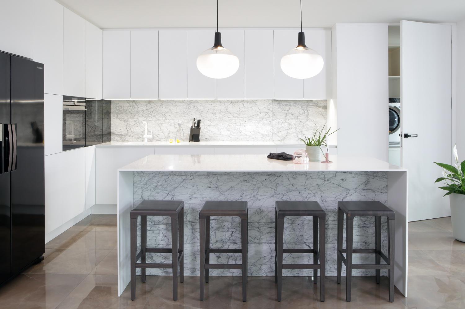 Martin Kupec - kuchyně, vestavěné skříně, šatny