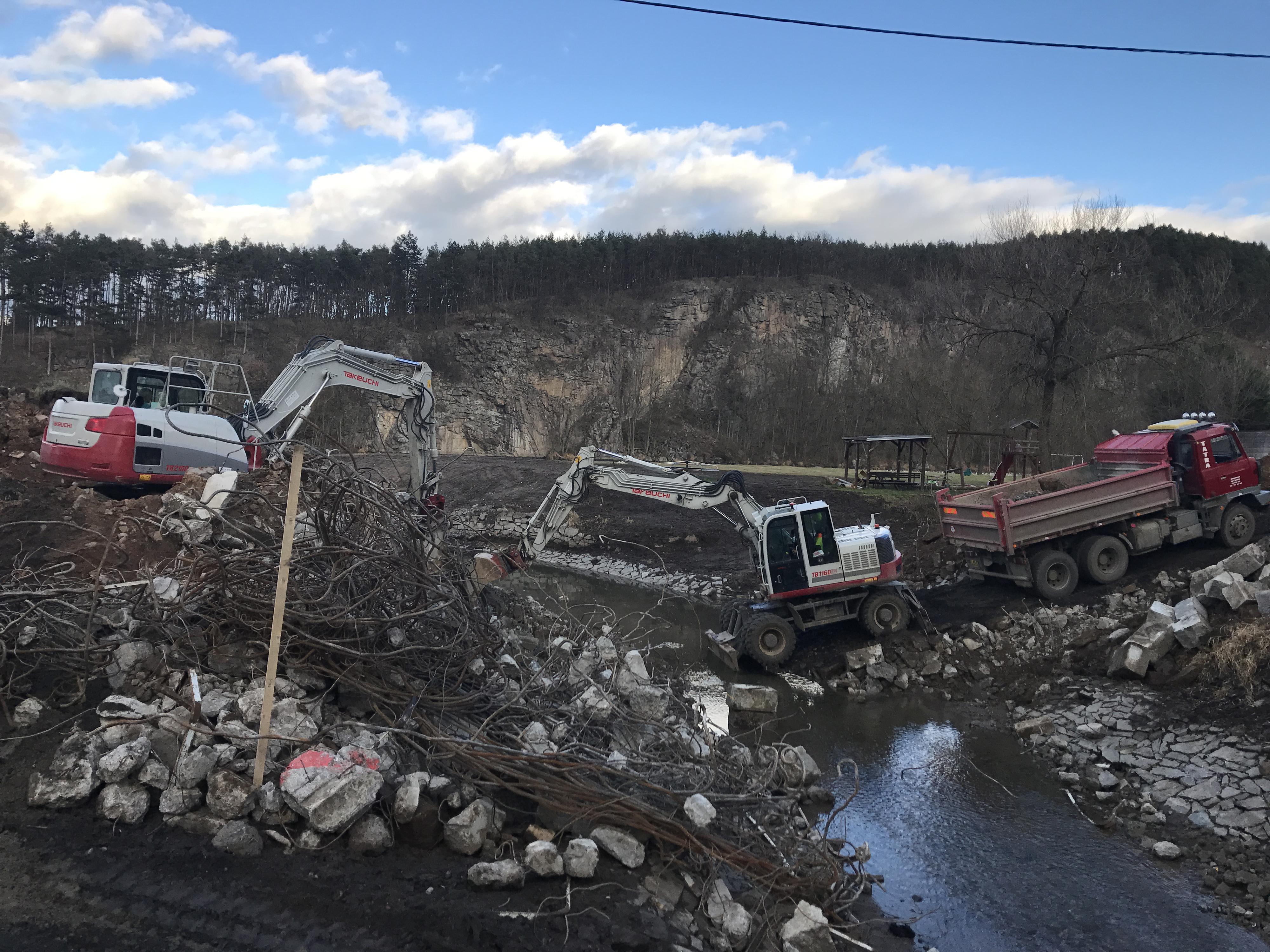 Zemní práce - Autodoprava - Hana Humlová foto 2